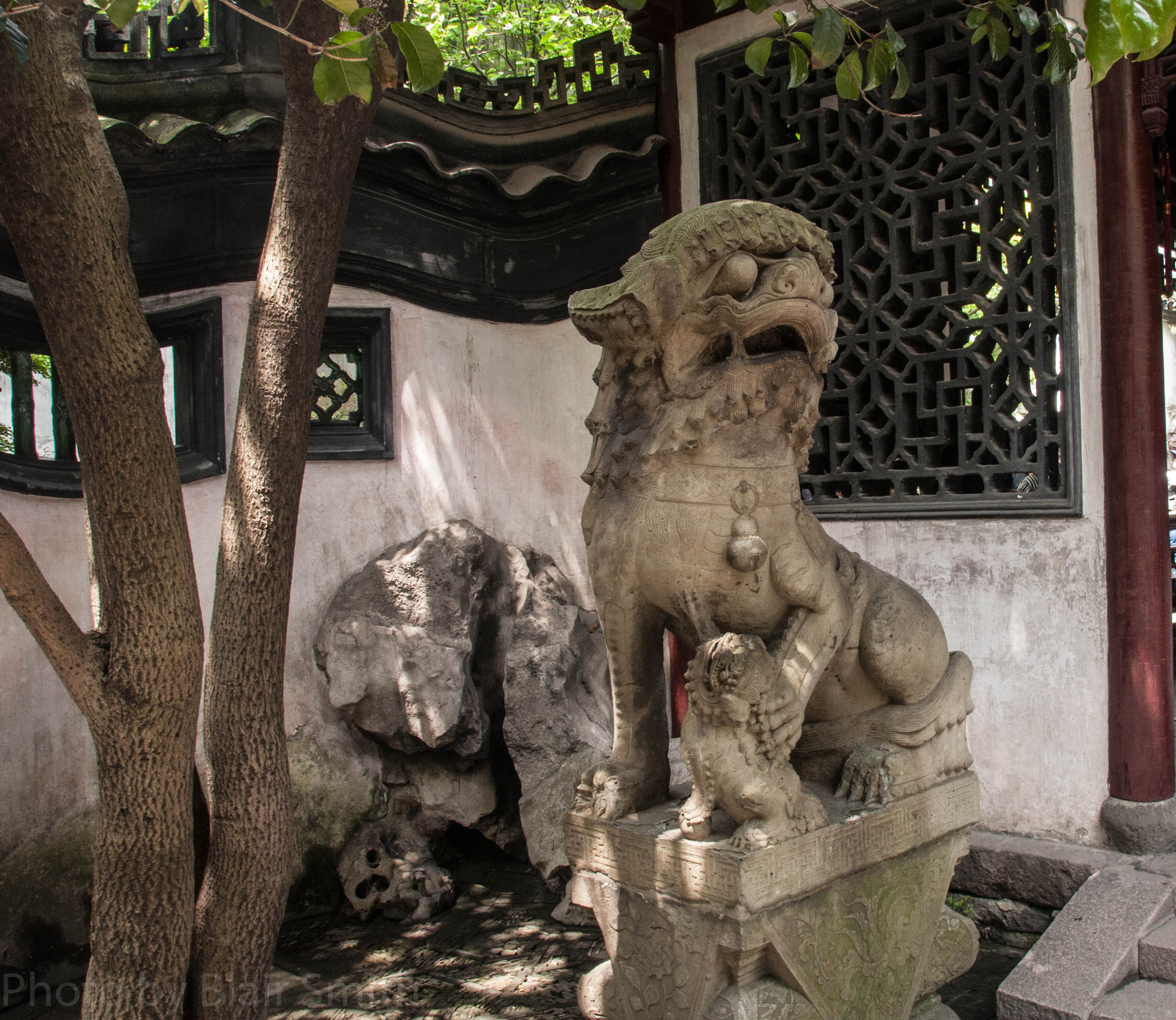 Canon EOS 40D sample photo. Guard photography