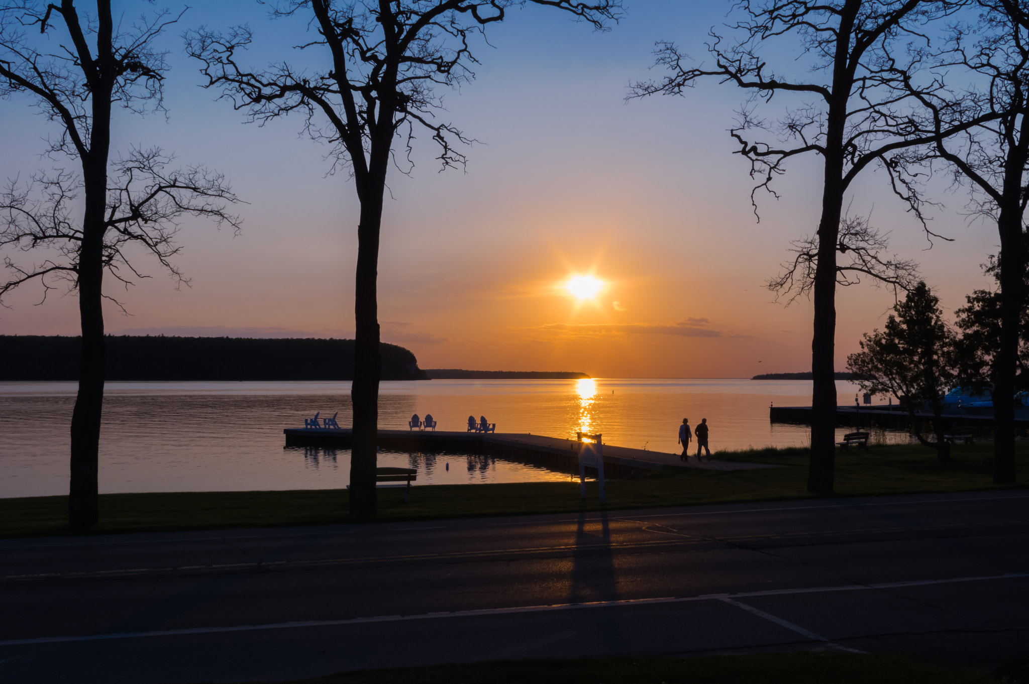 smc PENTAX-DA L 18-55mm F3.5-5.6 sample photo. A walk at sunset photography