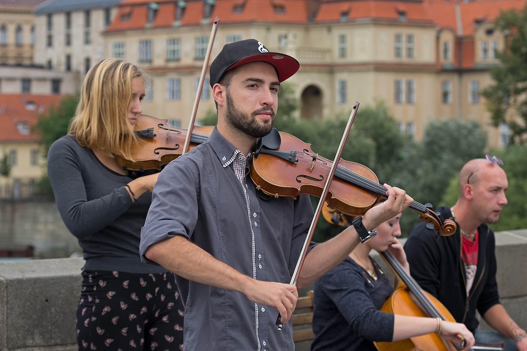 Pentax K-5 sample photo. Musiker auf der karlsbrücke photography