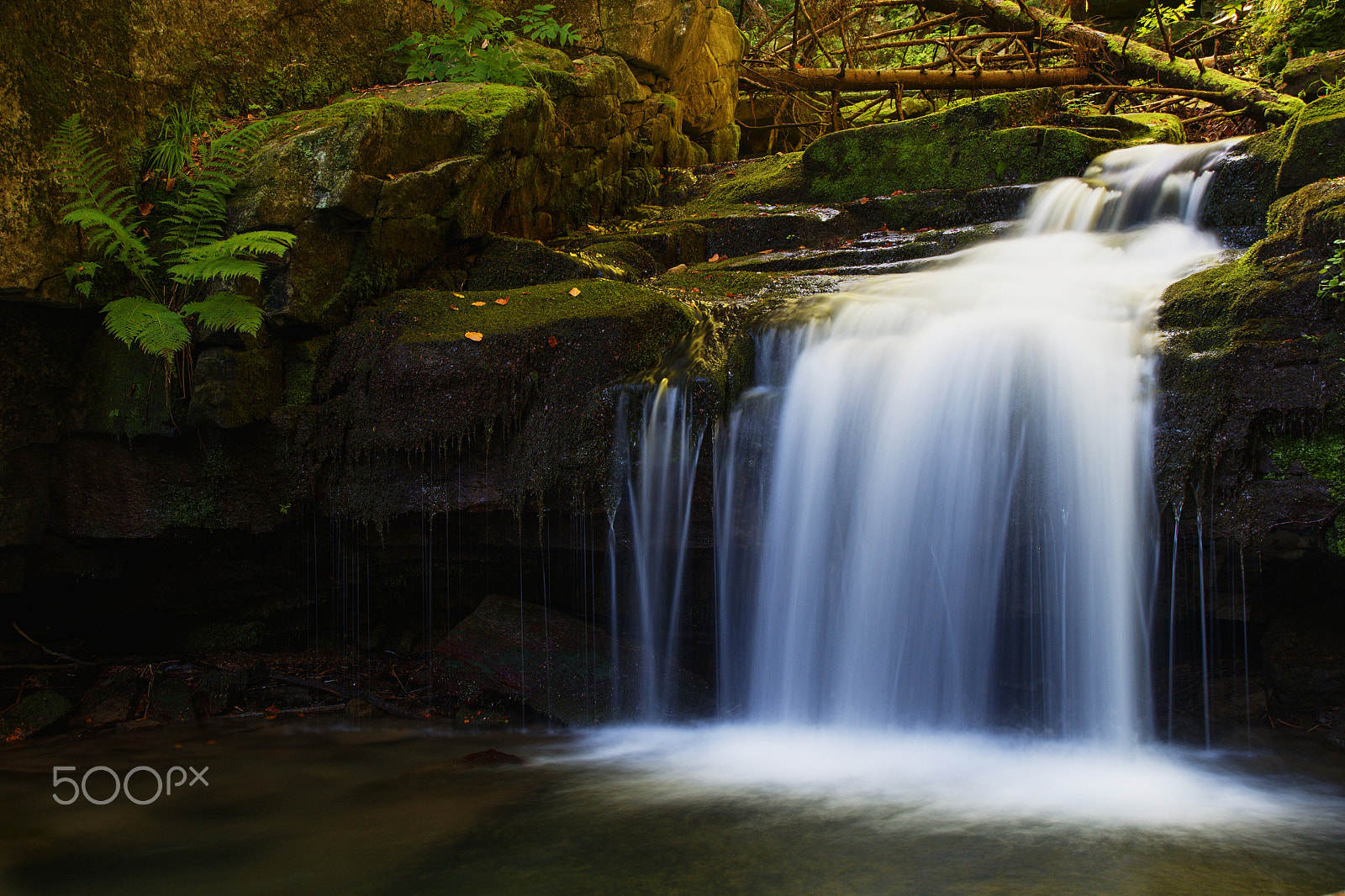 Nikon D5500 + 18.00 - 200.00 mm f/3.5 - 6.3 sample photo. Waterfalls satina photography