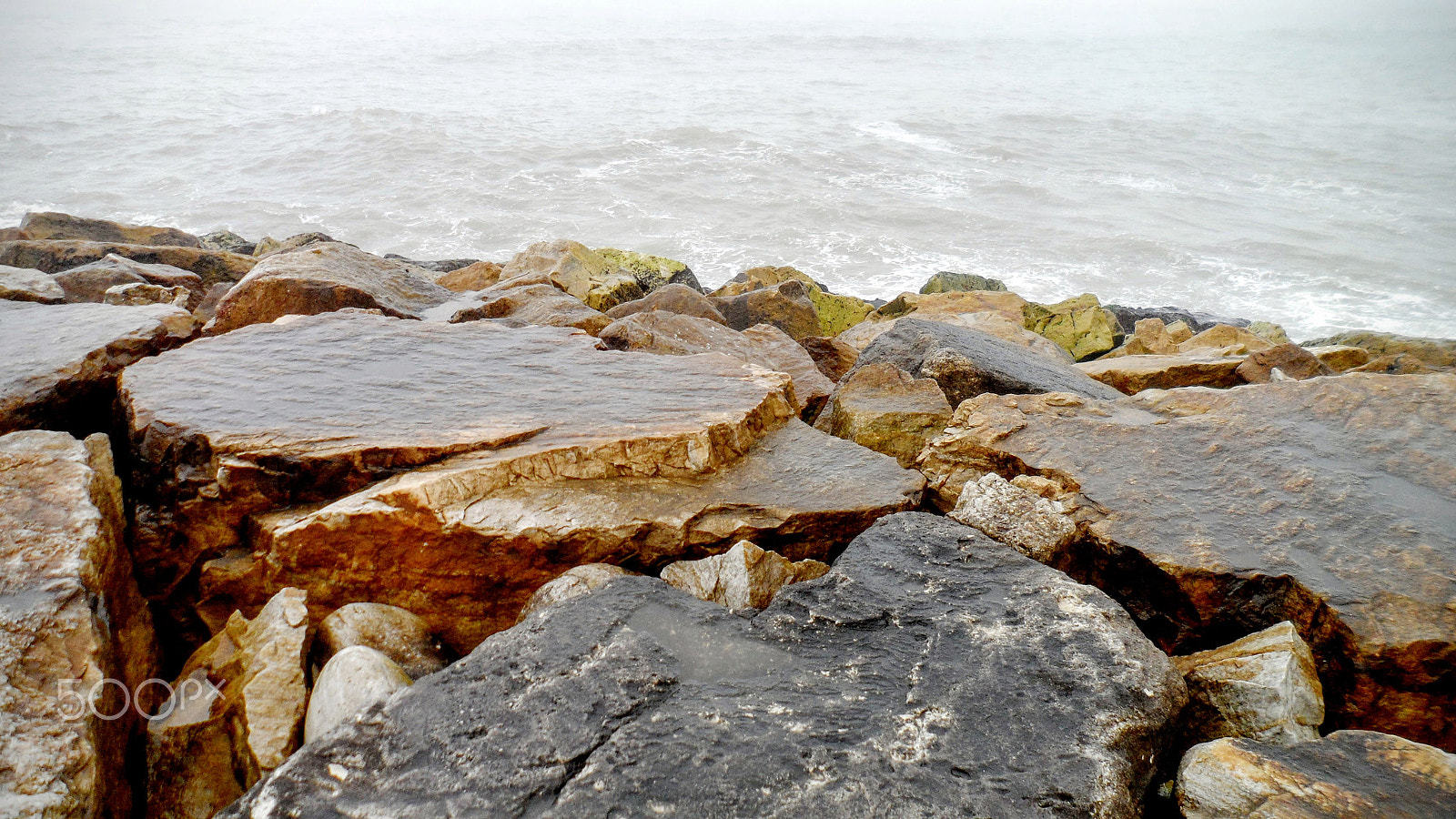 Samsung MV800 sample photo. Sea on the rocks photography