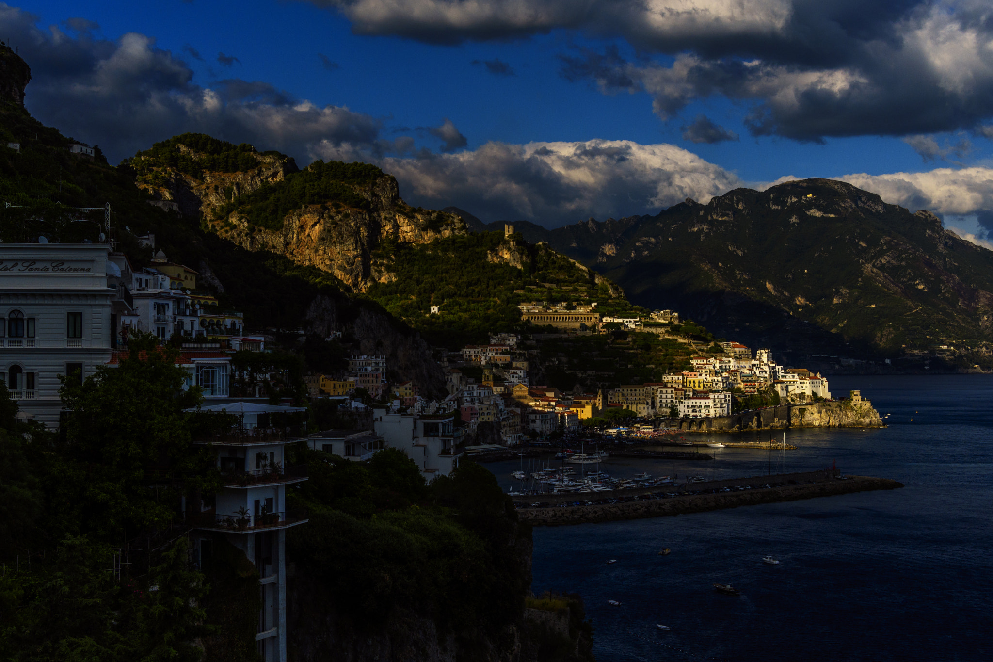 Nikon D500 + Nikon AF Nikkor 24-85mm F2.8-4D IF sample photo. Amalfi in amalfi coast photography