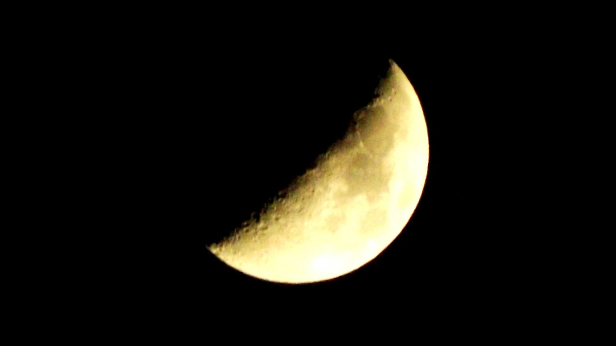 Fujifilm FinePix S4700 sample photo. Moon photography