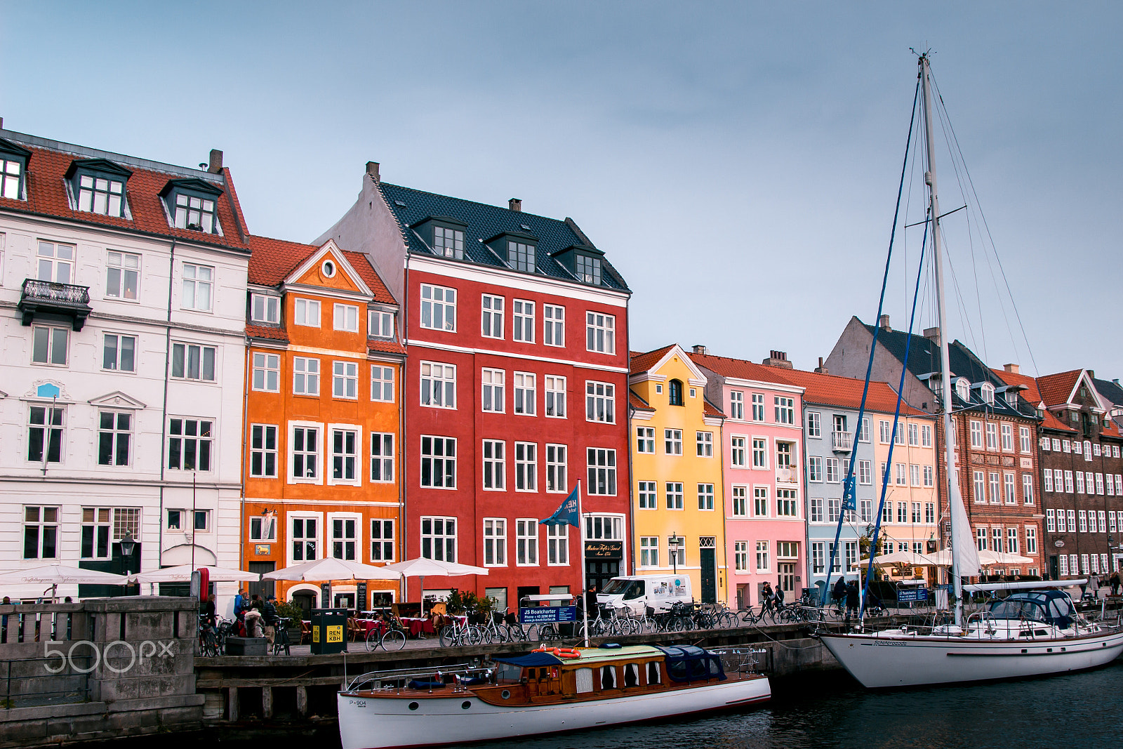 Canon EOS 100D (EOS Rebel SL1 / EOS Kiss X7) sample photo. The colours of nyhavn photography