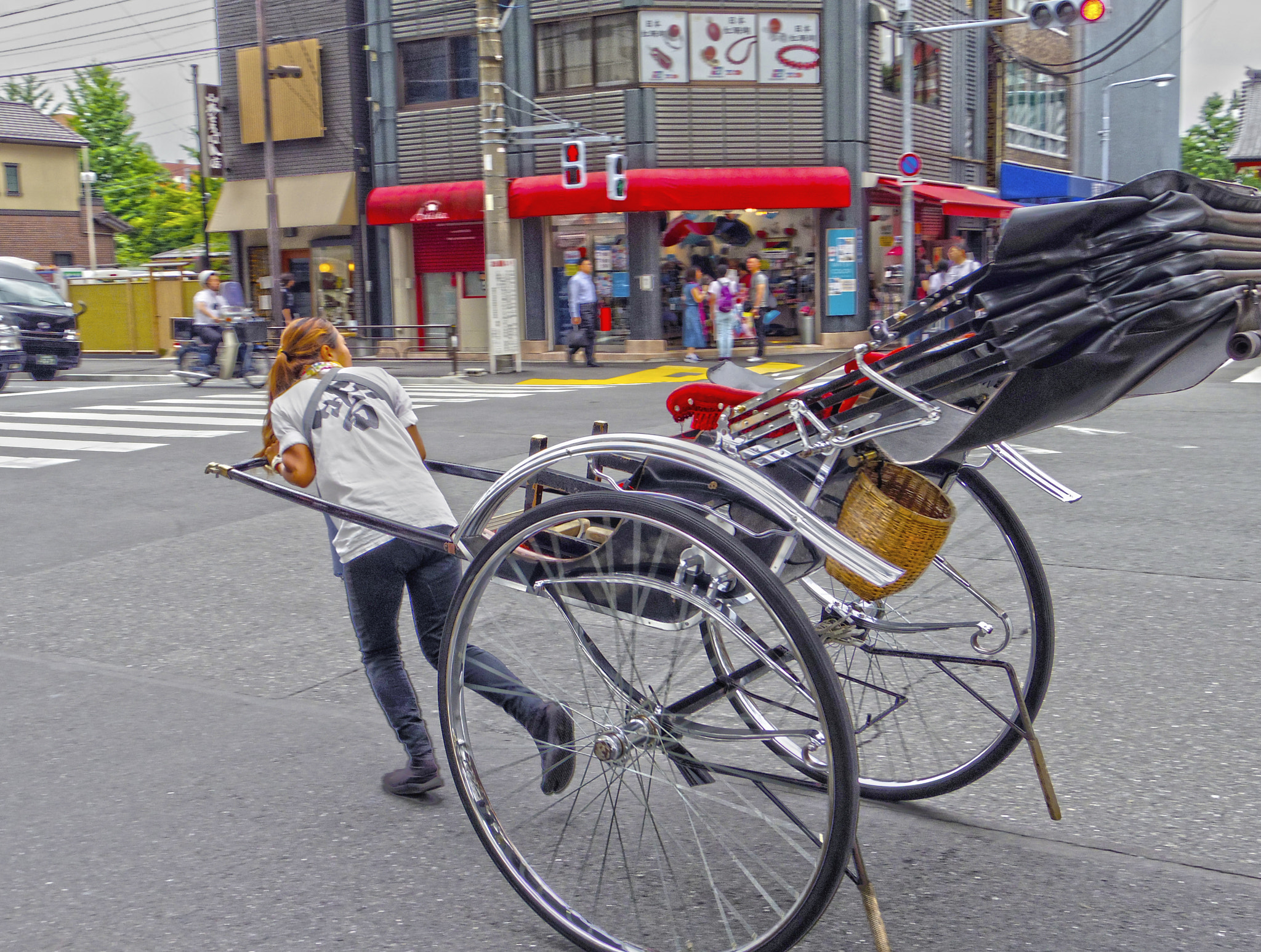 Pentax 02 Standard Zoom sample photo. Tokyo city photography
