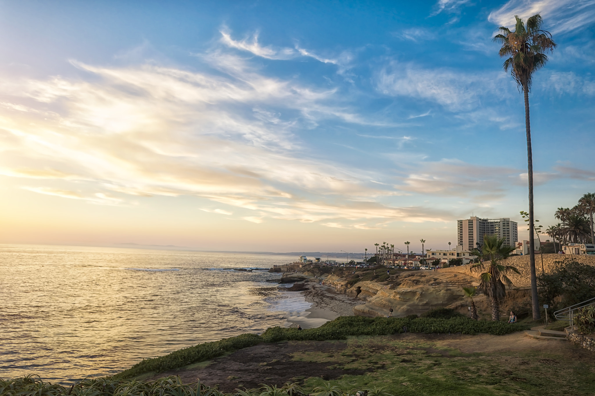 Nikon AF-S Nikkor 24mm F1.4G ED sample photo. Seashell skies photography