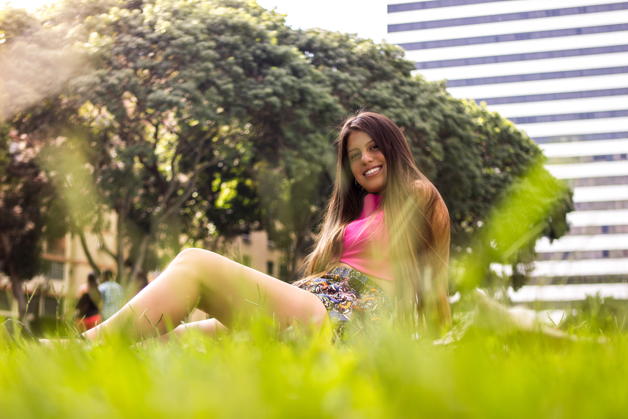 Canon EF 24-70mm F2.8L USM sample photo. Yessica, descanso en el cesped photography