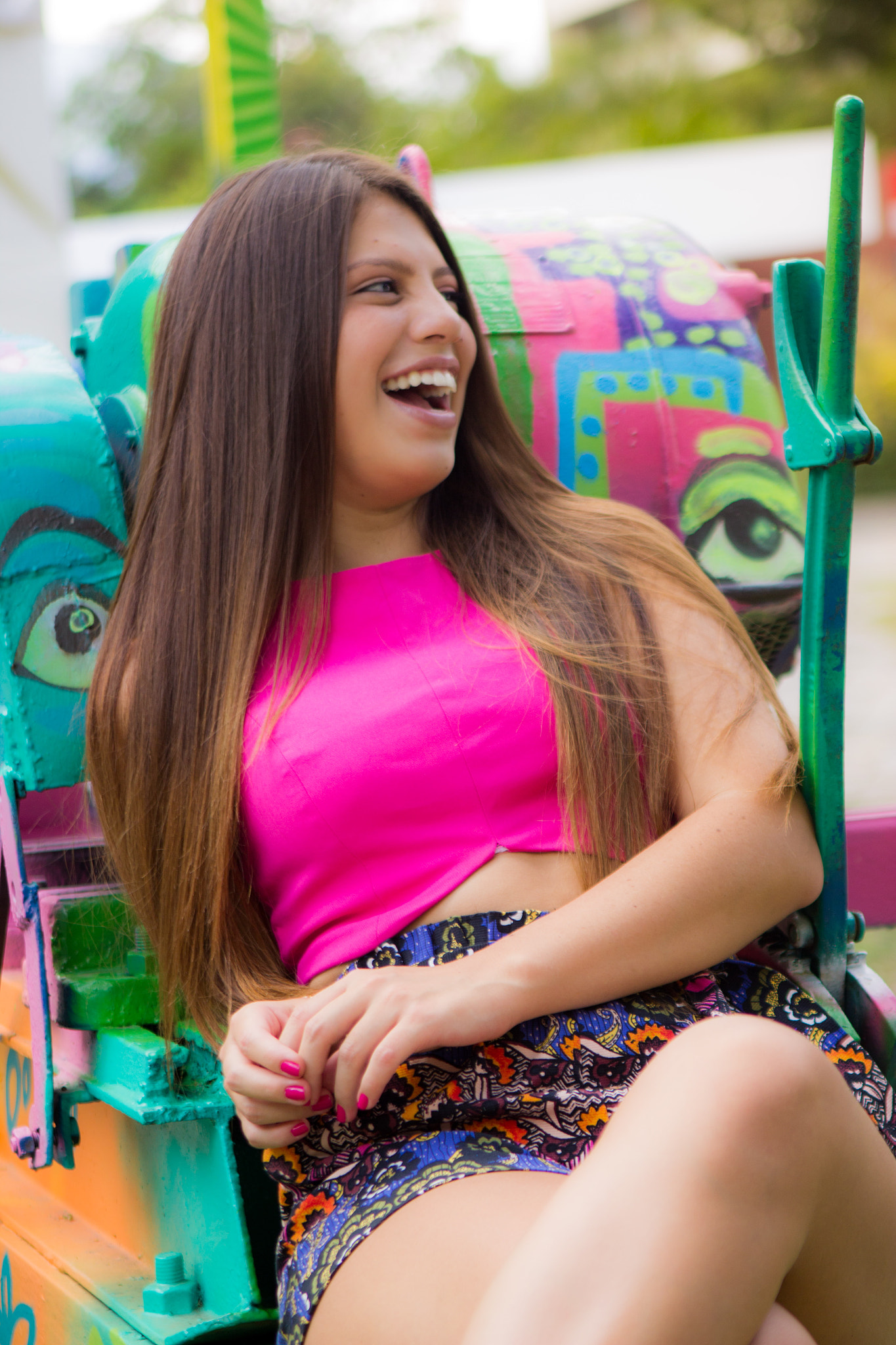 Canon EF 24-70mm F2.8L USM sample photo. Yessica, riendo entre colores photography