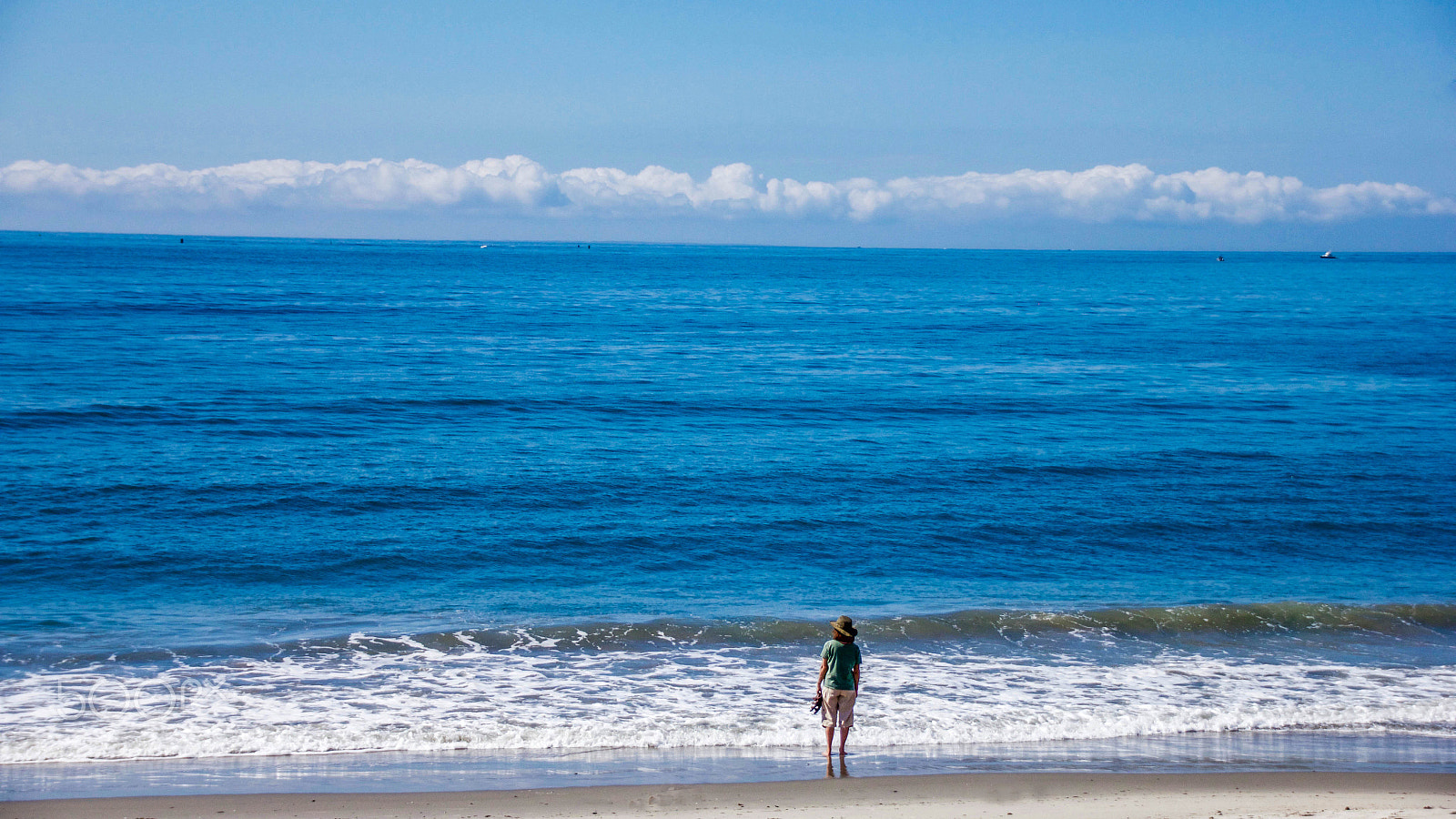 Sigma 18-250mm F3.5-6.3 DC OS HSM sample photo. At the edge of the sea photography