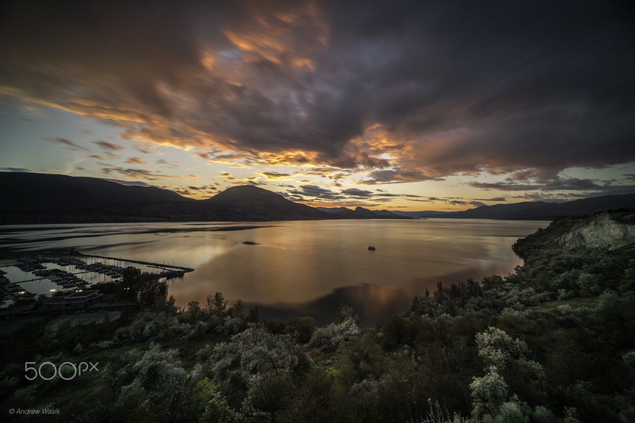 Sony a7R II + Sony E 10-18mm F4 OSS sample photo. Penticton sky photography