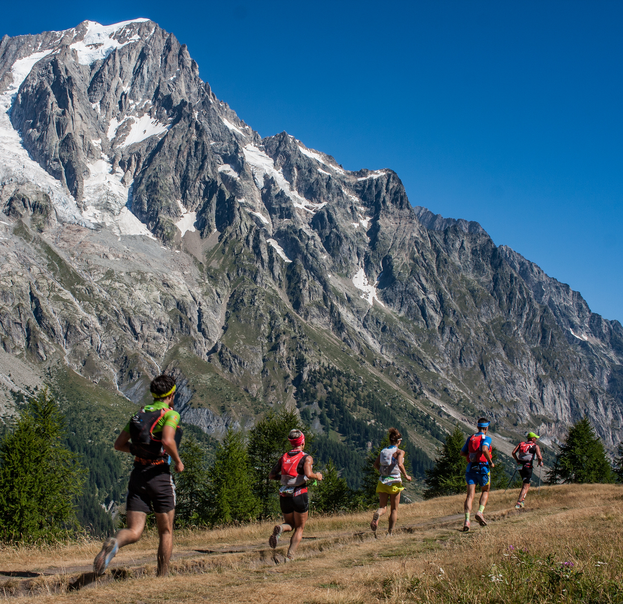 Canon EF-S 24mm F2.8 STM sample photo. Ultra trail marathon runners photography