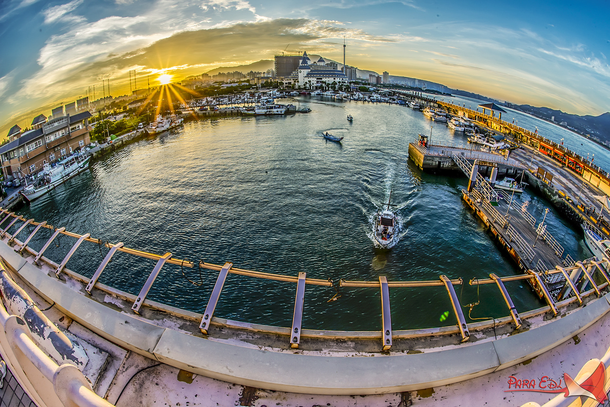 Nikon D800E + Nikon AF Fisheye-Nikkor 16mm F2.8D sample photo. Tam-shui fisherman's wharf photography