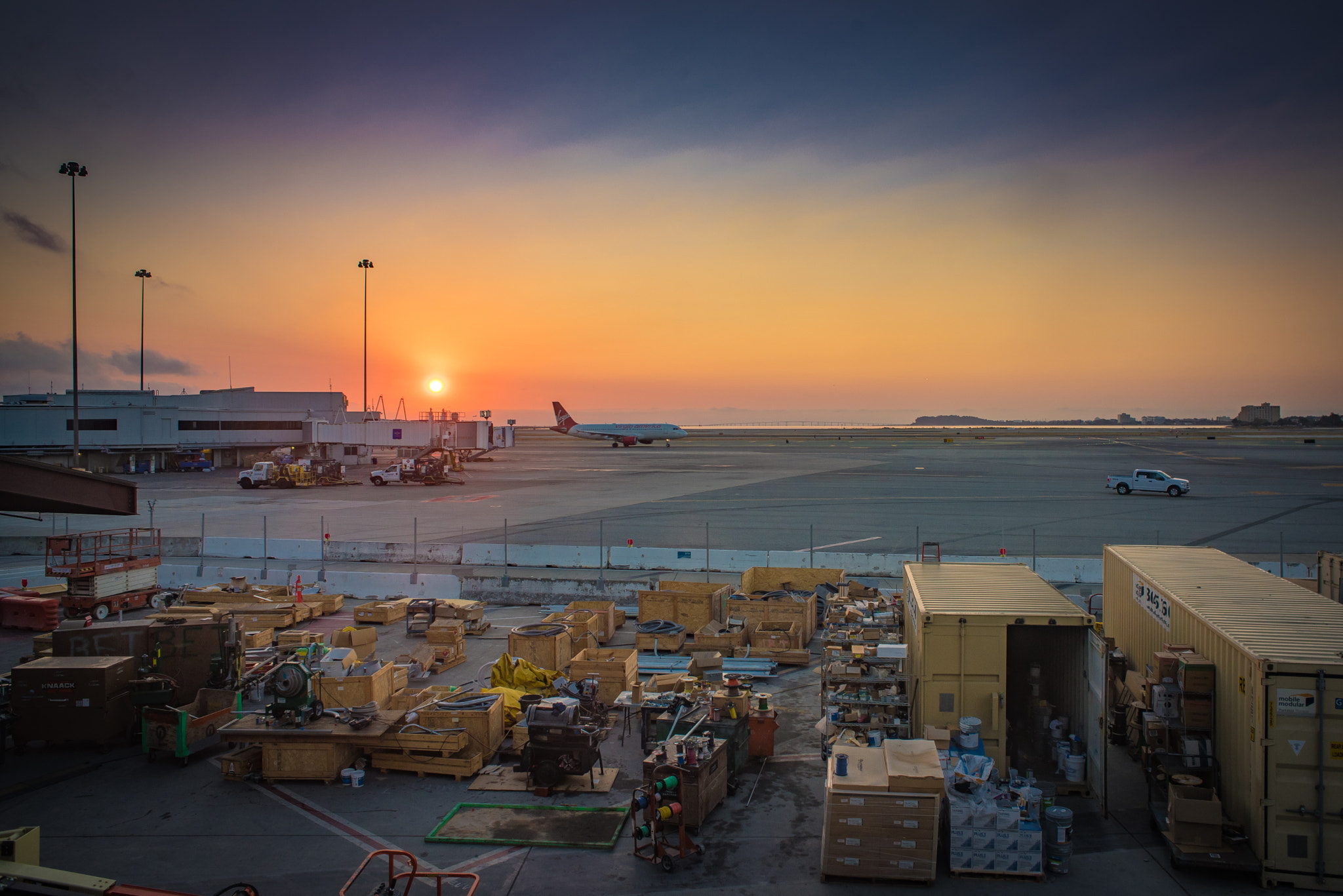 Nikon D750 + Nikon AF Nikkor 24mm F2.8D sample photo. Sunrise at sfo photography