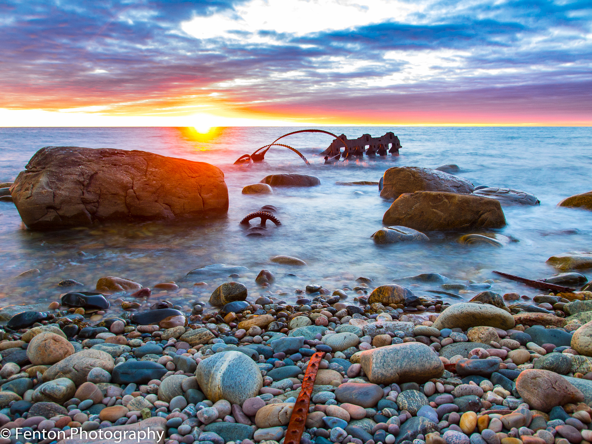 Canon EOS 760D (EOS Rebel T6s / EOS 8000D) sample photo. Sunset on rocky beach photography
