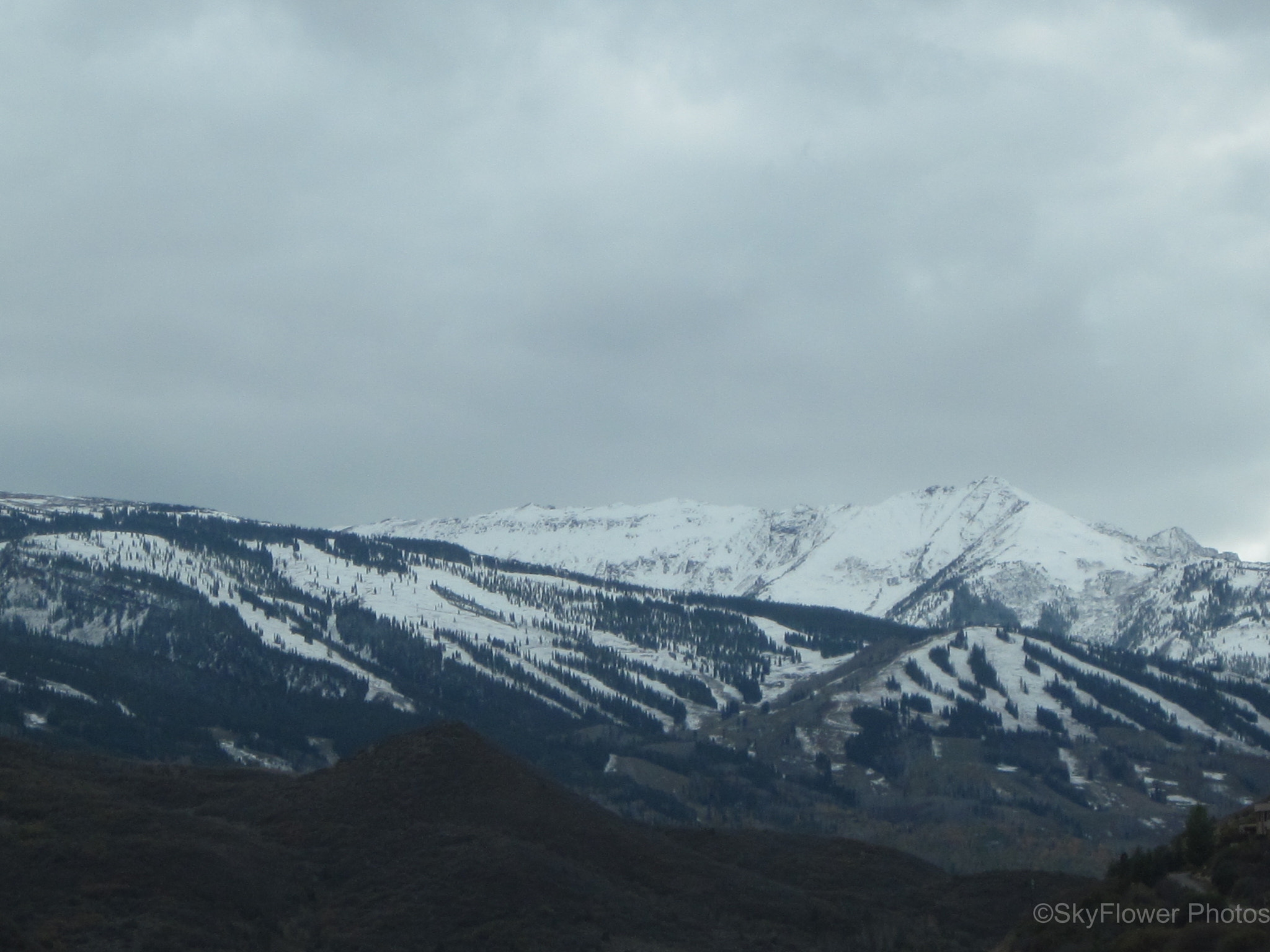 Canon PowerShot SD1300 IS (IXUS 105 / IXY 200F) sample photo. Snowcaped mountains photography