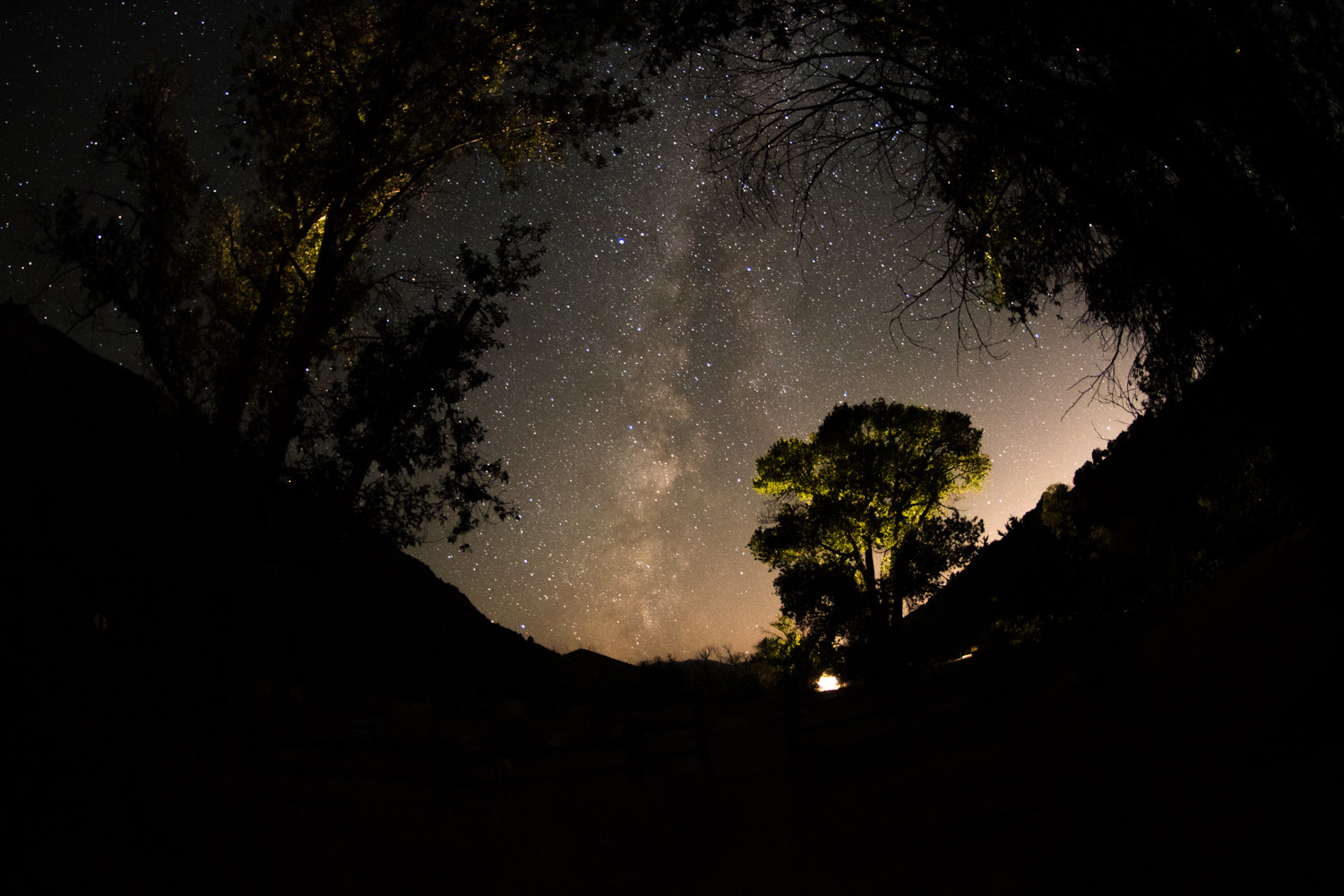 Nikon AF DX Fisheye-Nikkor 10.5mm F2.8G ED sample photo. Milky way in spanish fork photography