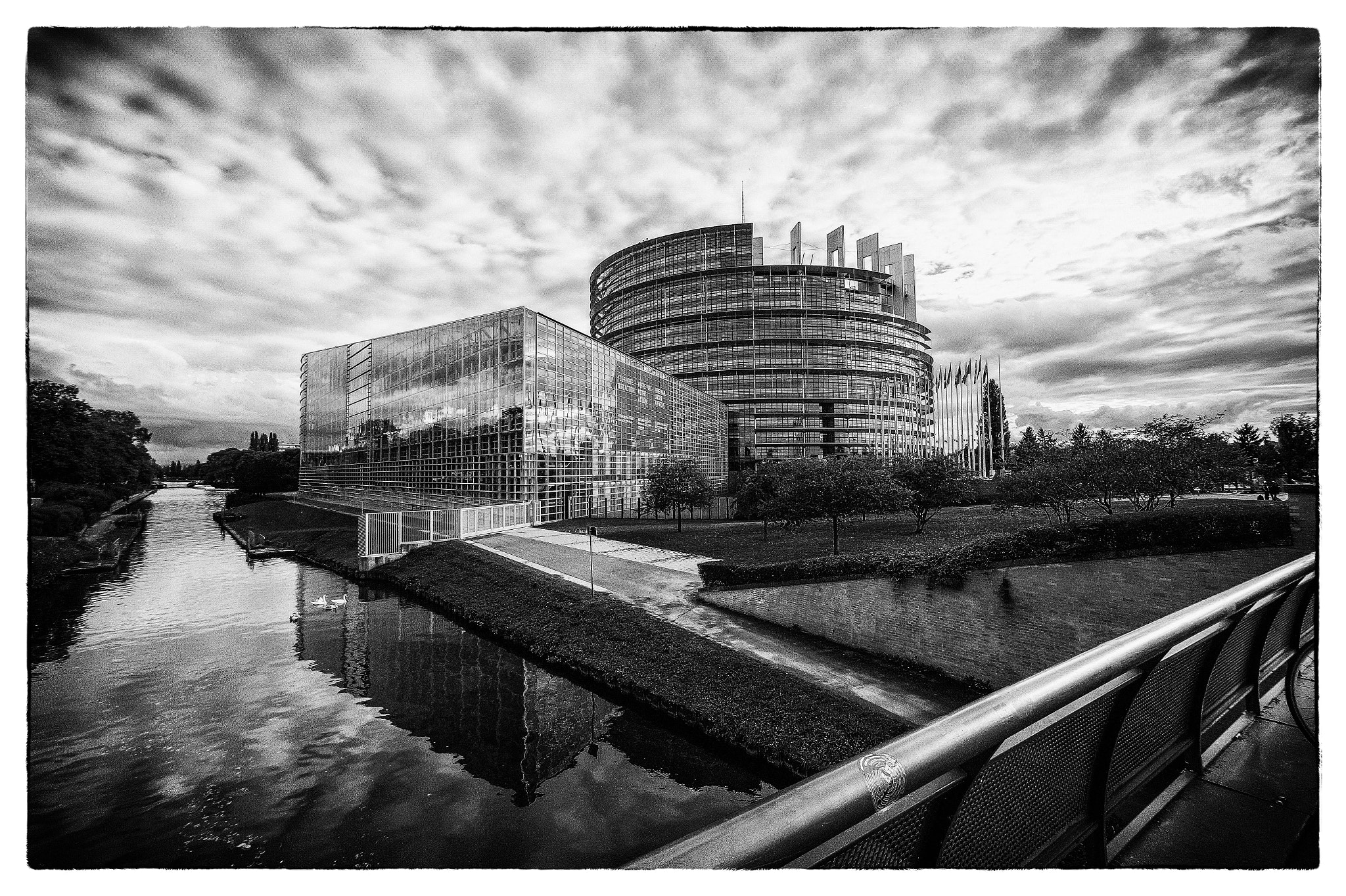 Sony SLT-A58 + Sony DT 11-18mm F4.5-5.6 sample photo. Europarat in strasbourg photography