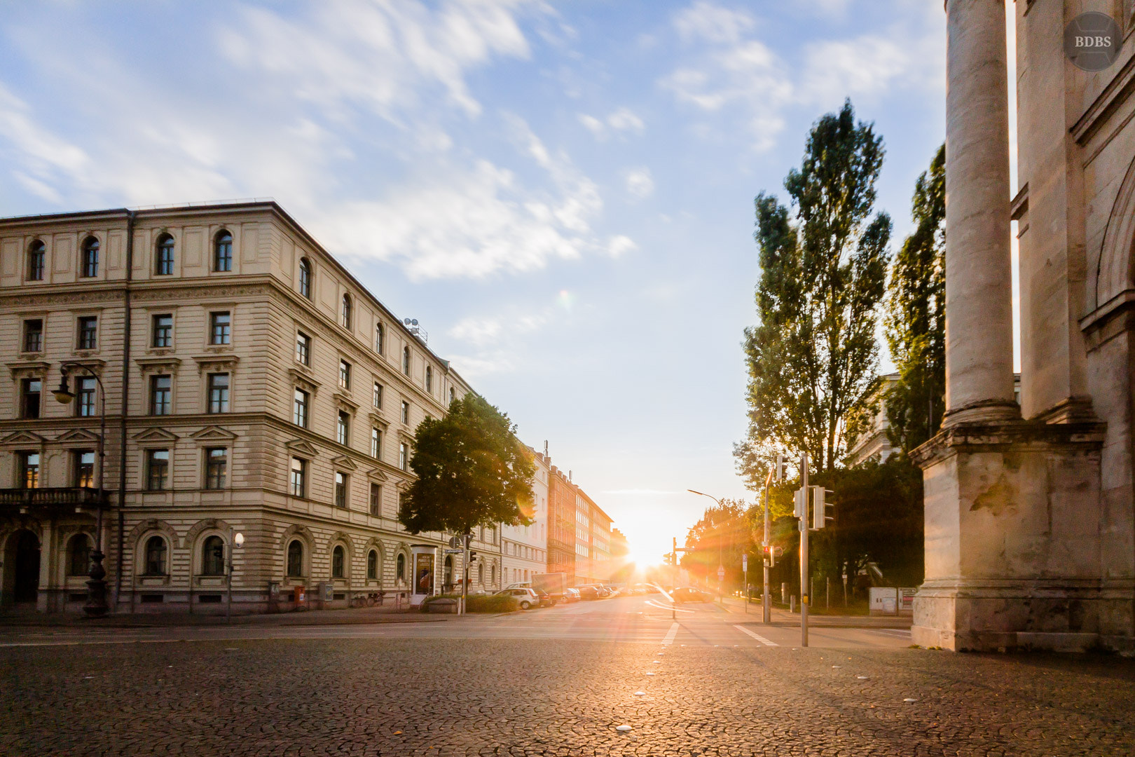 Canon EOS 650D (EOS Rebel T4i / EOS Kiss X6i) + Sigma 10-20mm F4-5.6 EX DC HSM sample photo. Sunrise over munich photography