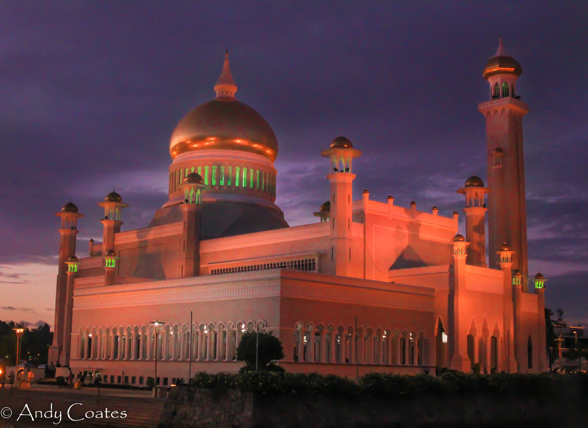 Canon EOS 550D (EOS Rebel T2i / EOS Kiss X4) sample photo. Mosque at dusk photography