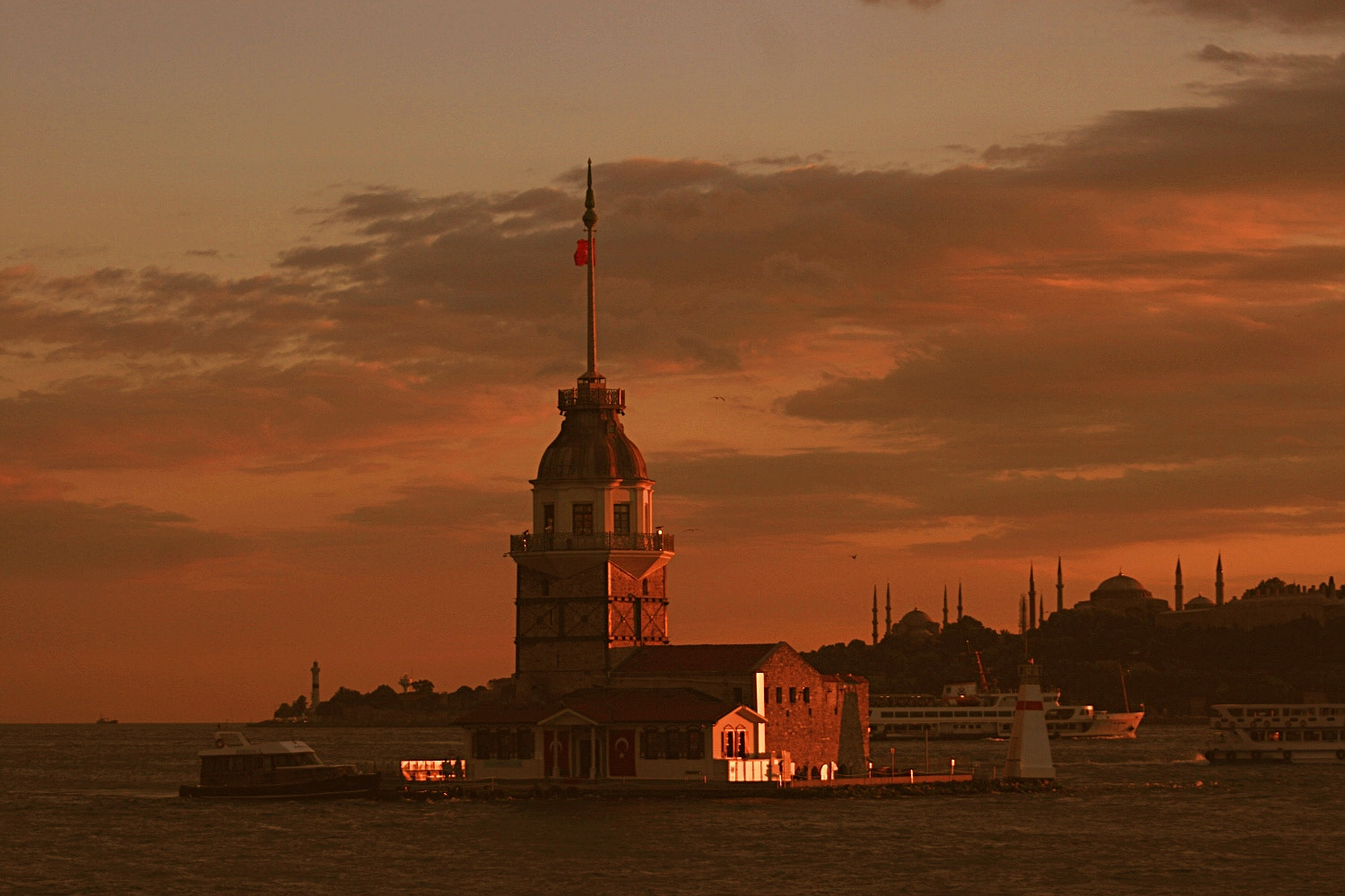 Sigma 70-300mm F4-5.6 APO DG Macro sample photo. Kizkulesİ / günbatımı_9 photography