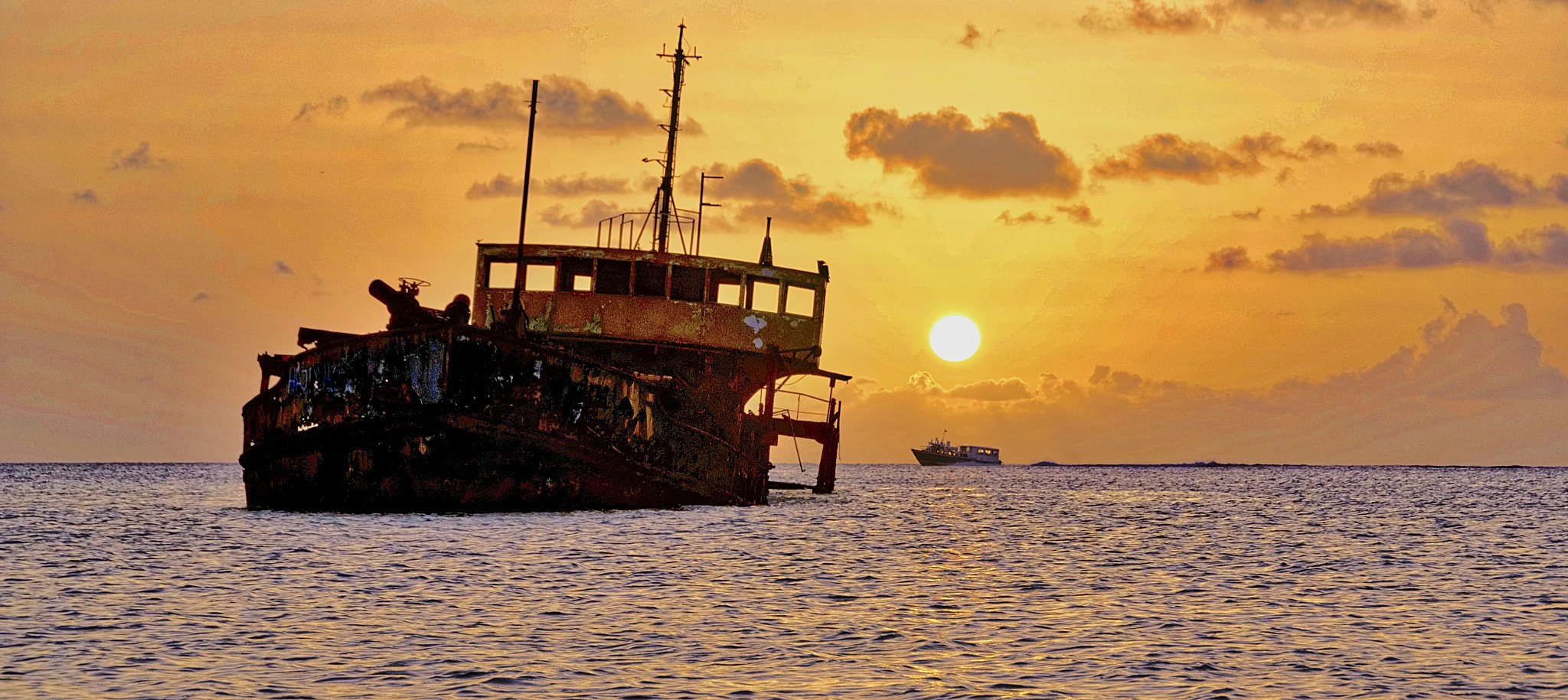 Tamron AF 18-200mm F3.5-6.3 XR Di II LD Aspherical (IF) Macro sample photo. Sunset in marigot bay - saint martin (caribbean) photography