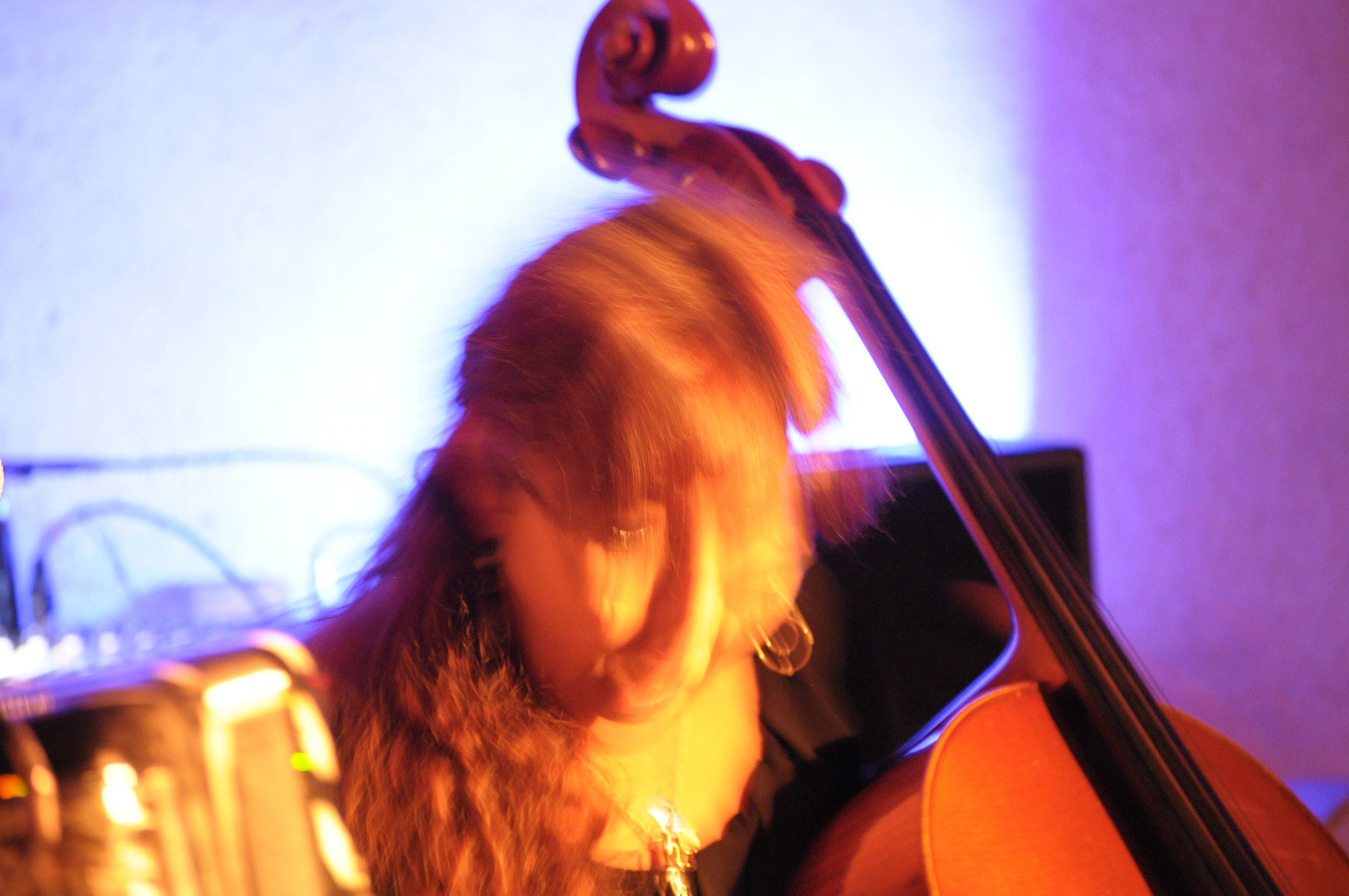 Nikon D300 sample photo. Violoncelle photography