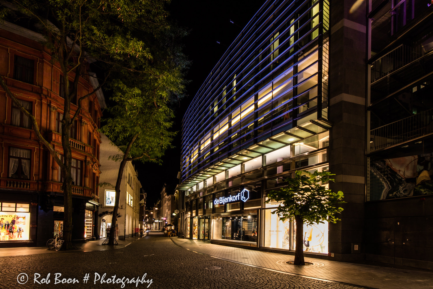 Canon EF 16-35mm F4L IS USM sample photo. Bijenkorf, maastricht 14 photography