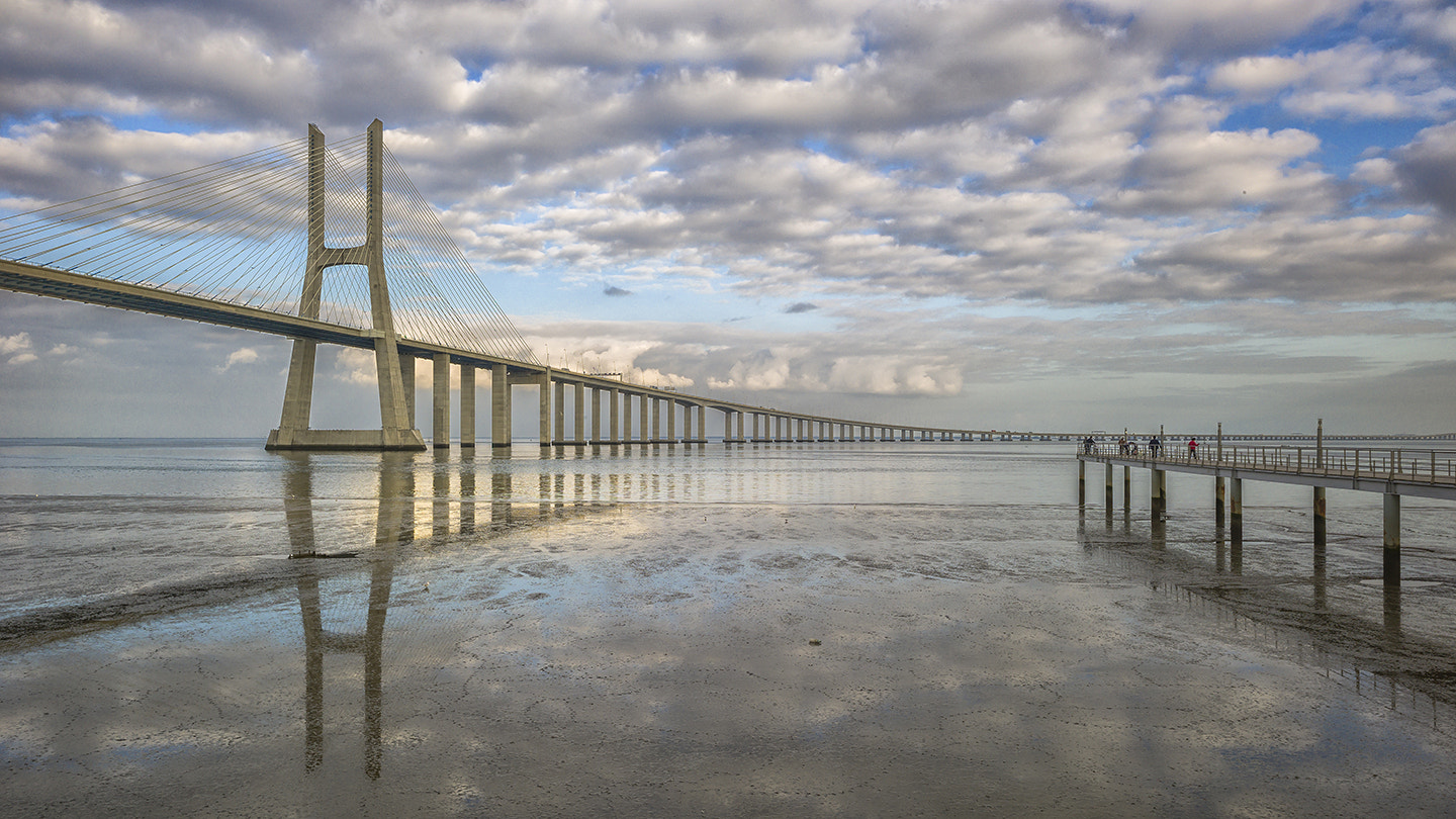 Leica M9 + Leica Elmar-M 24mm F3.8 ASPH sample photo. Vasco da gama bridge photography