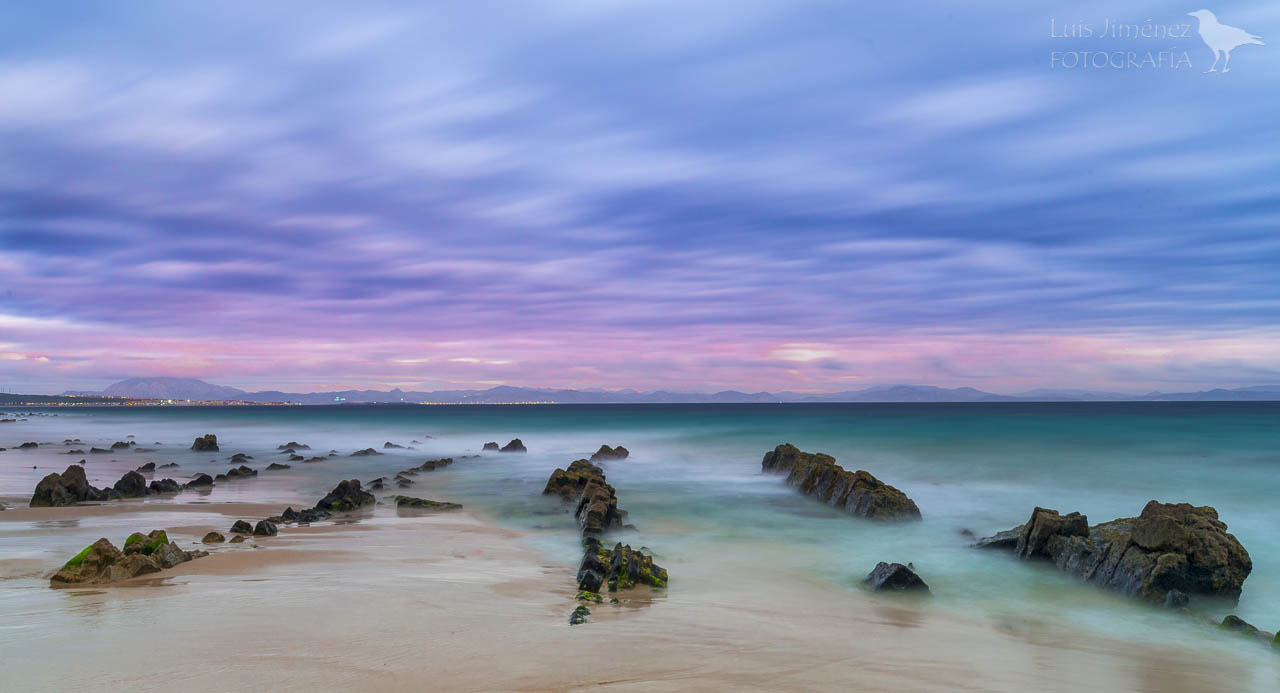Canon EOS-1D X + Canon EF 16-35mm F4L IS USM sample photo. Atardecer en la costa de tarifa, españa photography