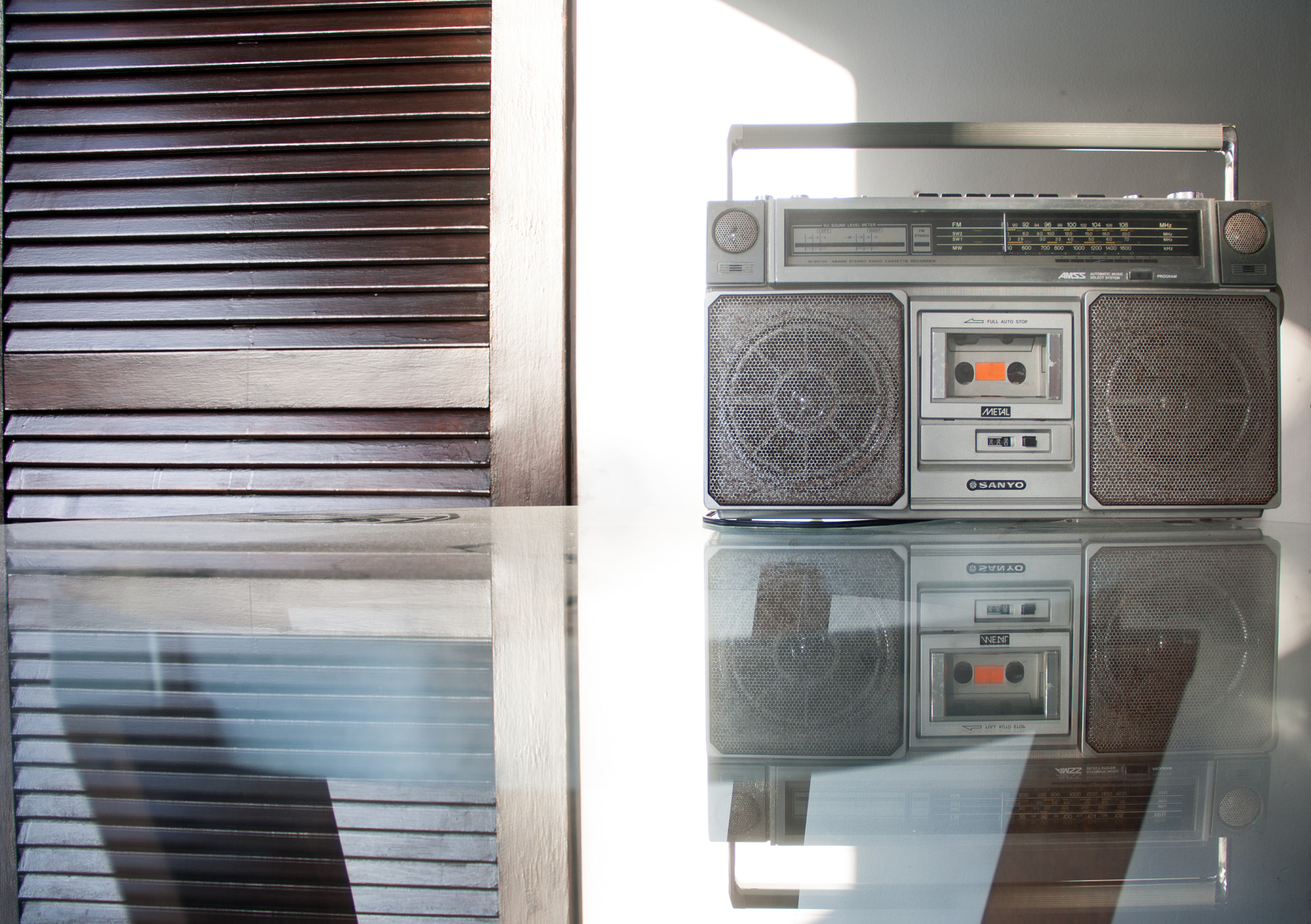 Canon EOS 1000D (EOS Digital Rebel XS / EOS Kiss F) sample photo. Old radio photography