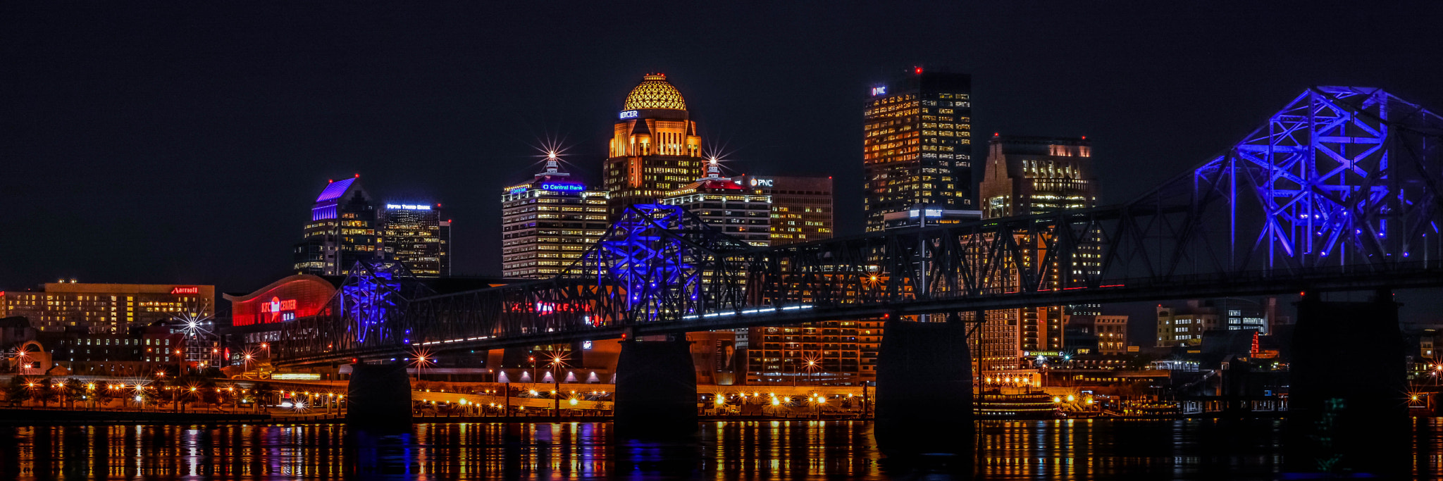 Nikon D7100 + AF Zoom-Nikkor 24-120mm f/3.5-5.6D IF sample photo. Louisville,ky night skyline photography