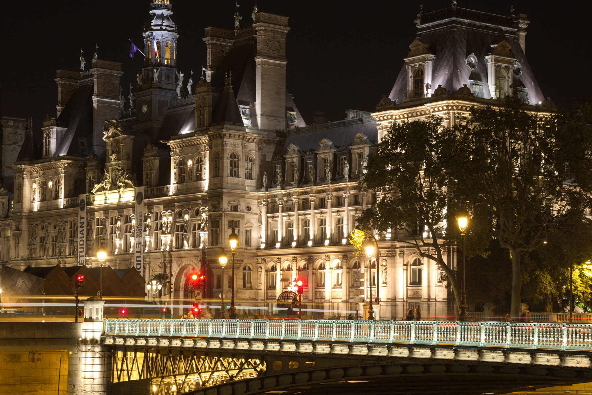 Sigma 17-70mm F2.8-4 DC Macro OS HSM sample photo. Hôtel de ville de paris photography