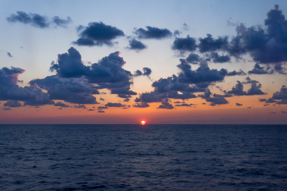 Sony Alpha NEX-7 + Sigma 30mm F1.4 DC DN | C sample photo. "sucked into the sea" #photojambo photography