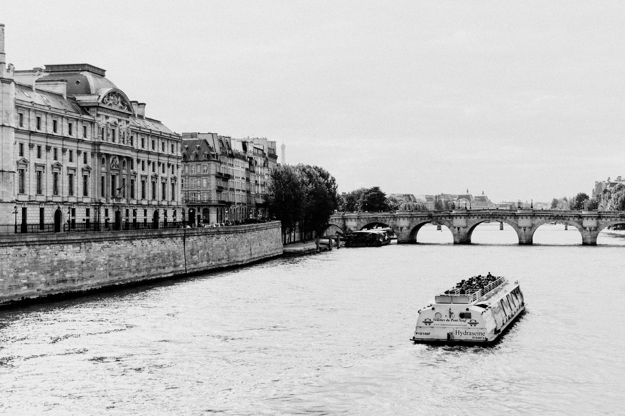 Canon EF 35mm F2 IS USM sample photo. Parigi photography