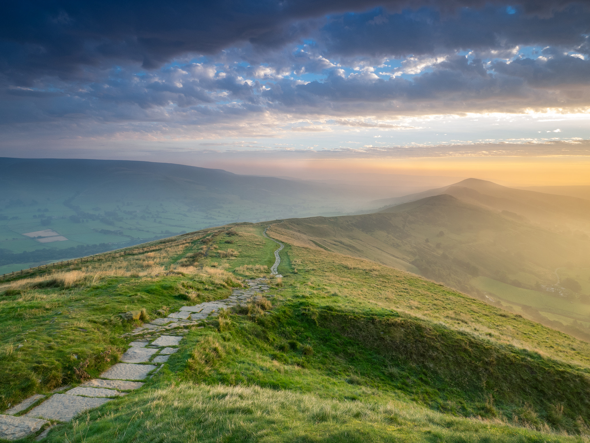 Olympus OM-D E-M1 + OLYMPUS M.9-18mm F4.0-5.6 sample photo. Top of mam tor photography