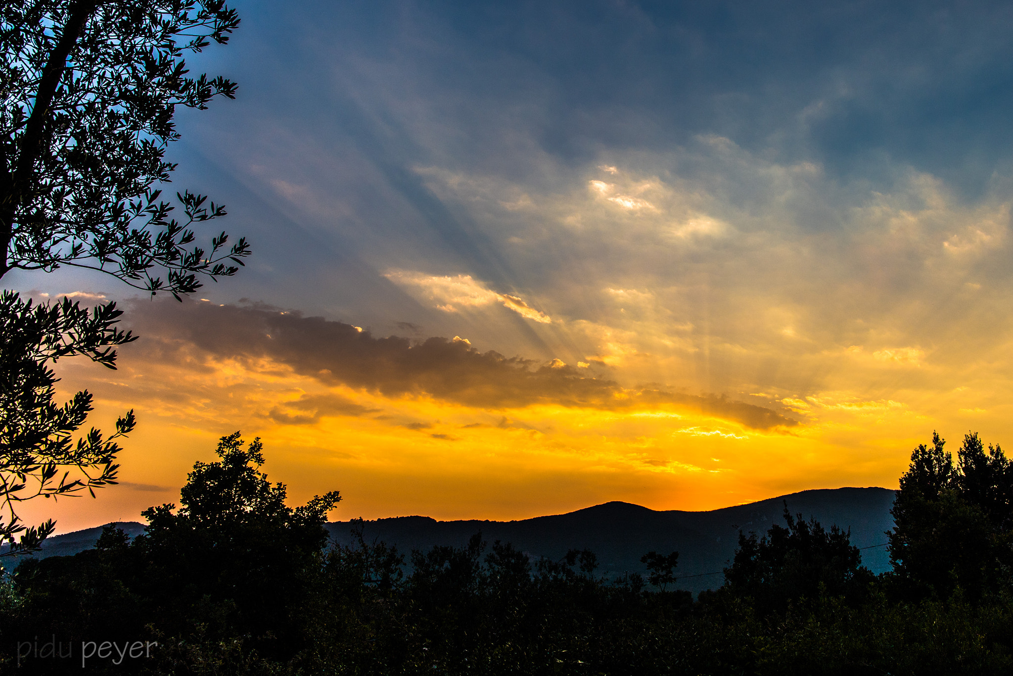 Nikon AF-S Nikkor 24-70mm F2.8E ED VR sample photo. Magic sunset photography
