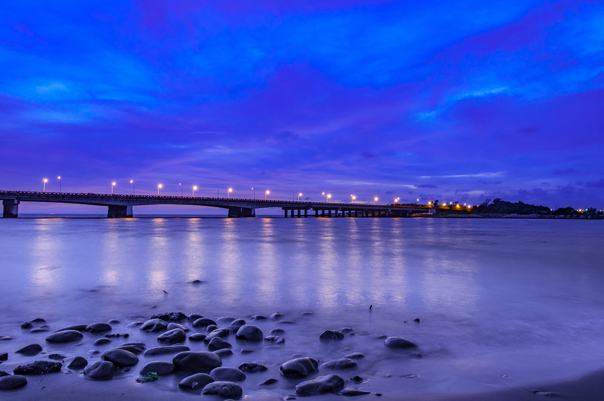Nikon AF-S Nikkor 16-35mm F4G ED VR sample photo. 海岸夜色 photography