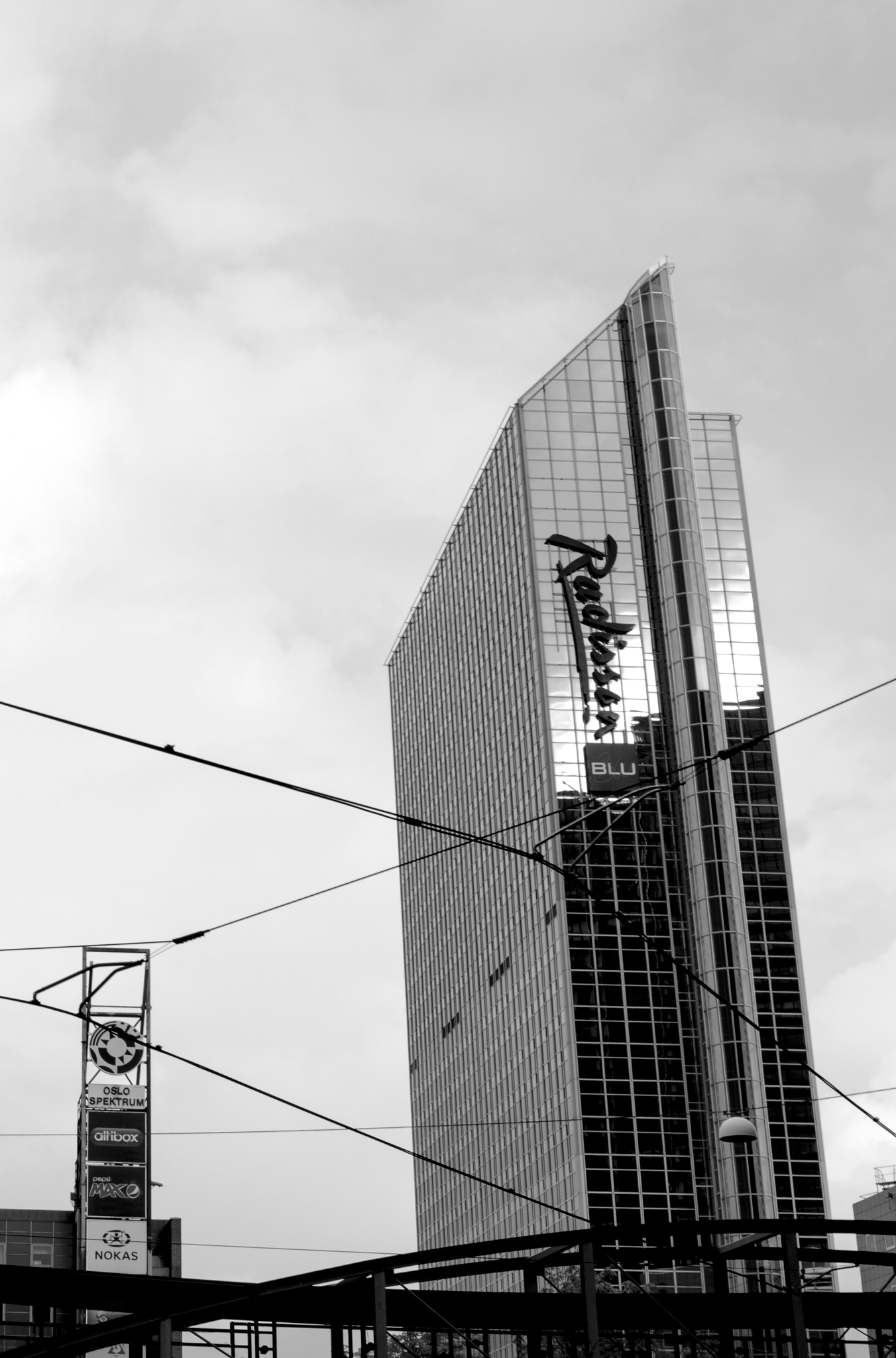 Canon EF-S 24mm F2.8 STM sample photo. Urban city photography