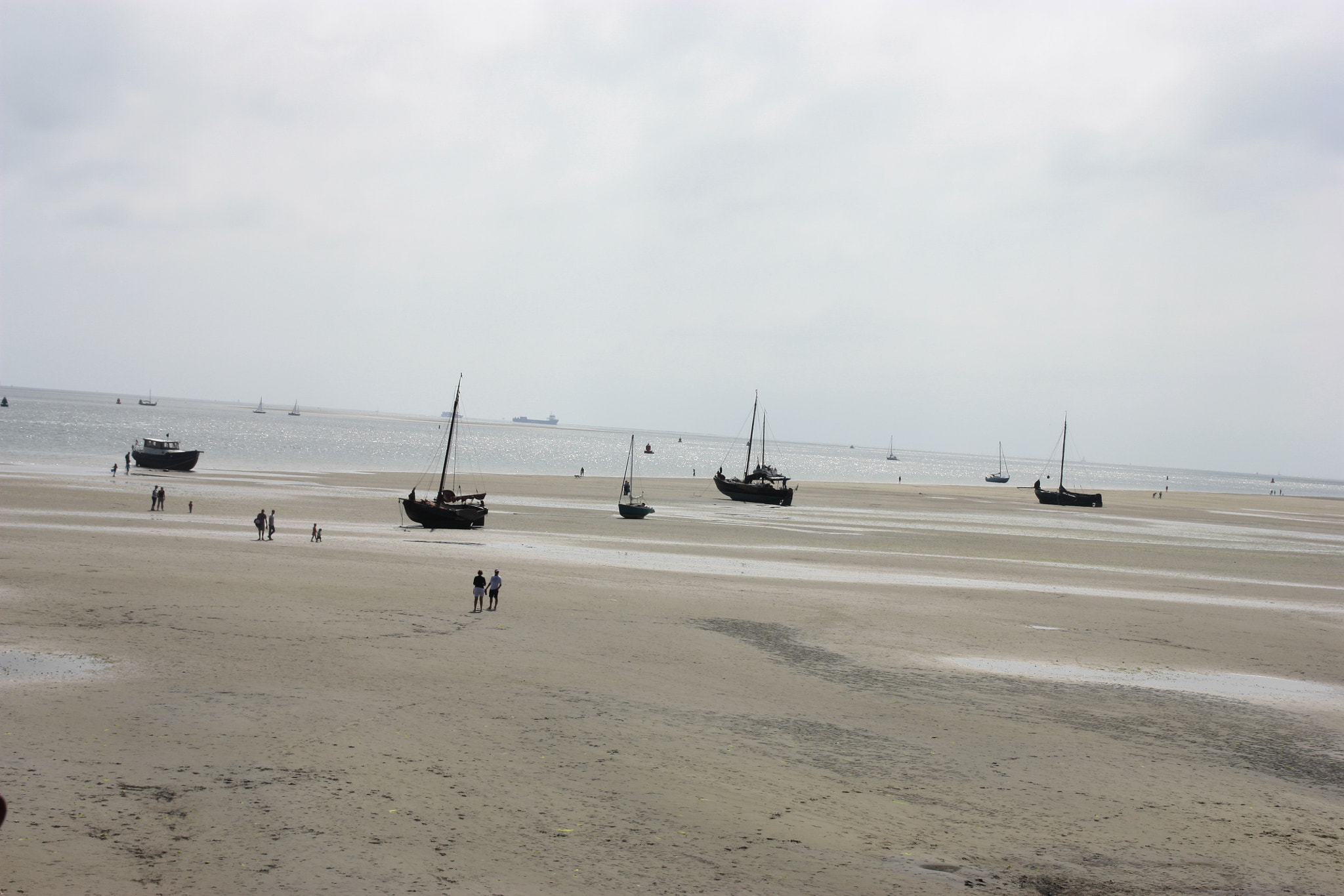 Canon EOS 450D (EOS Rebel XSi / EOS Kiss X2) sample photo. Low tide photography