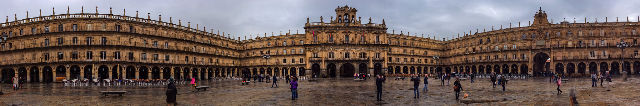 iPad mini 2 back camera 3.3mm f/2.4 sample photo. Plaza mayor, salamanca, spain. photography