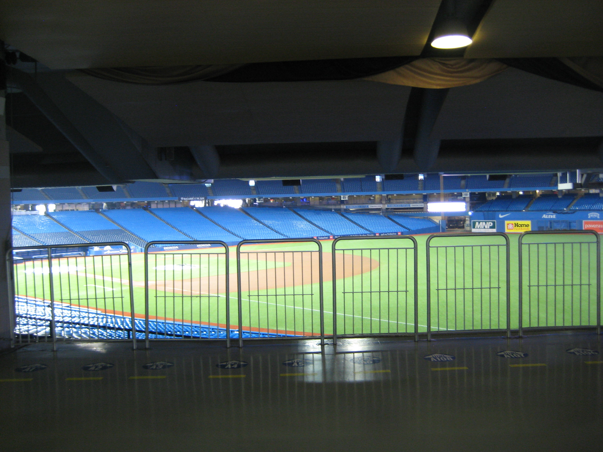 Canon POWERSHOT SD750 sample photo. Img photography