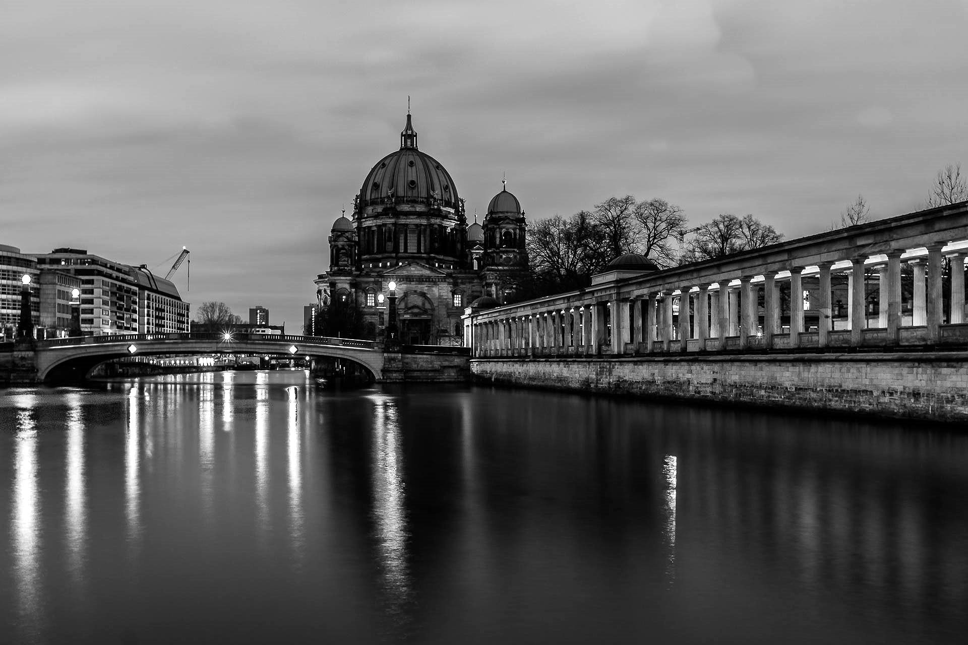 Canon EOS M + Canon EF-M 11-22mm F4-5.6 IS STM sample photo. Berliner dom photography