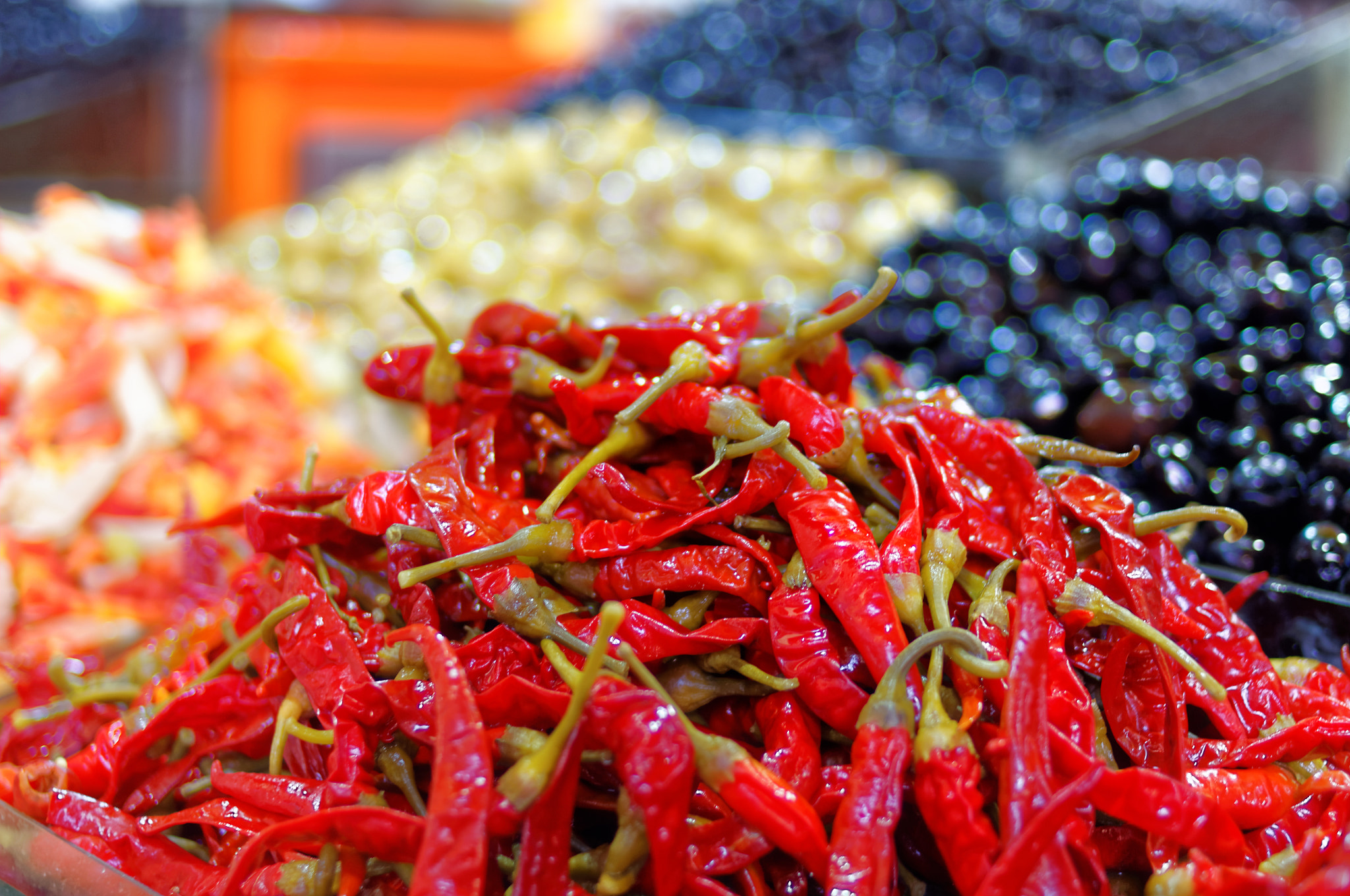 Canon EOS 600D (Rebel EOS T3i / EOS Kiss X5) + Canon EF 35mm F2 sample photo. Vegetables in the old bazar in sfax, tunisia photography