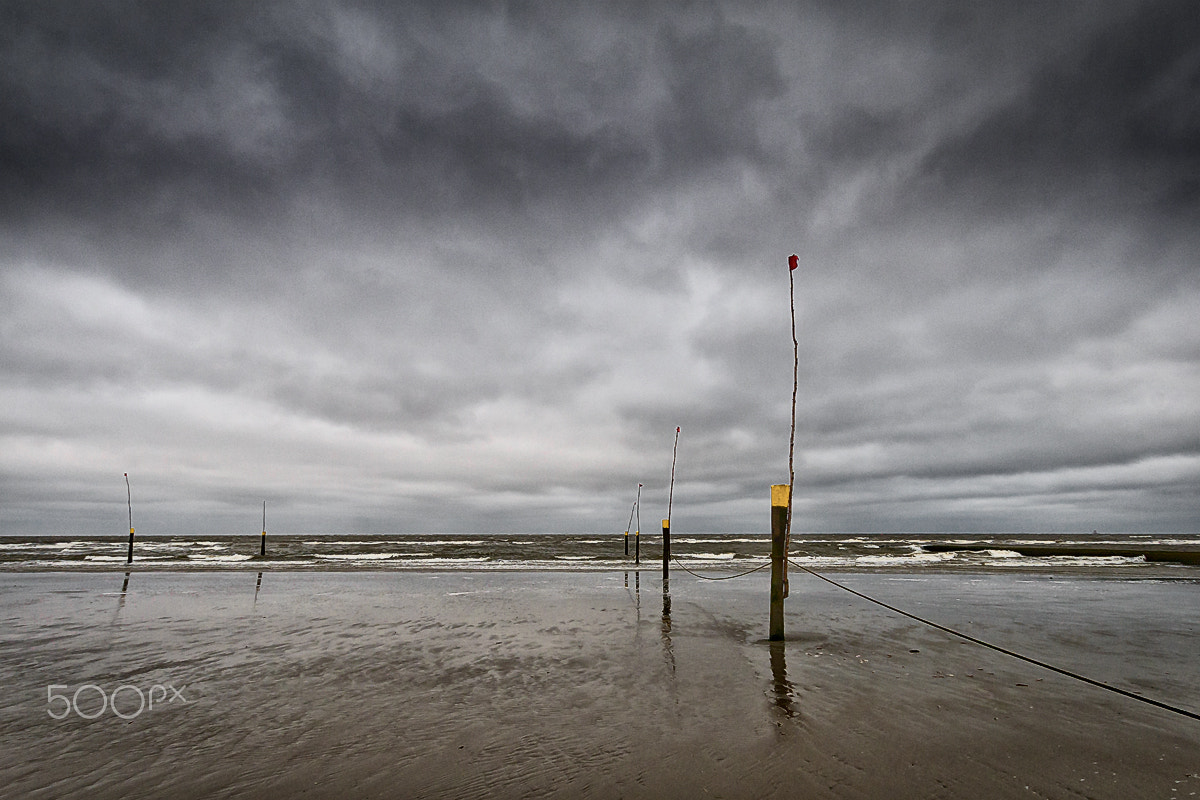 Sigma 10-20mm F3.5 EX DC HSM sample photo. Flags photography