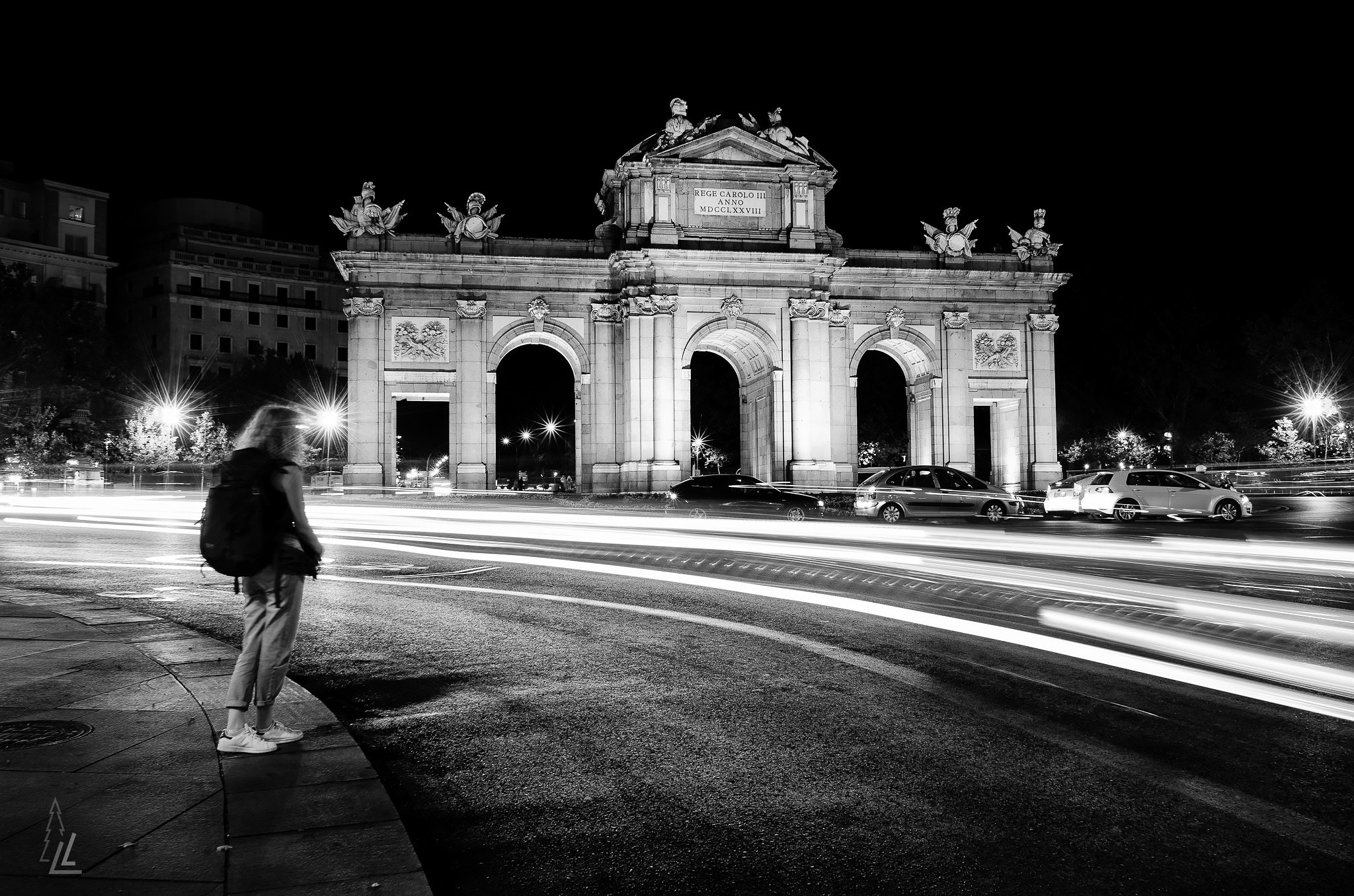 Nikon D7000 + Nikon AF Nikkor 20mm F2.8D sample photo. Puerta de alcalá photography