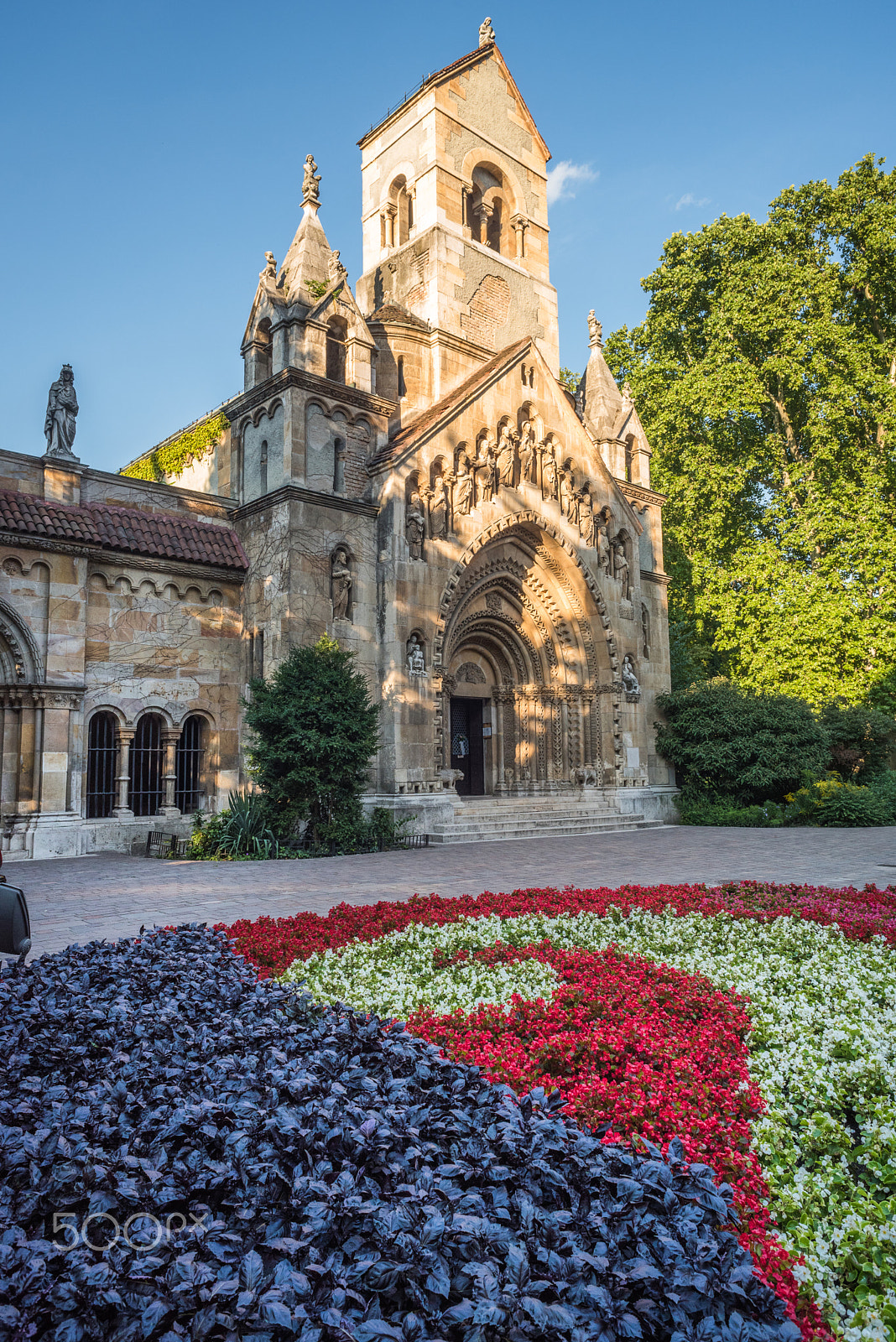 Nikon D750 + AF Nikkor 24mm f/2.8 sample photo. Old budapest photography