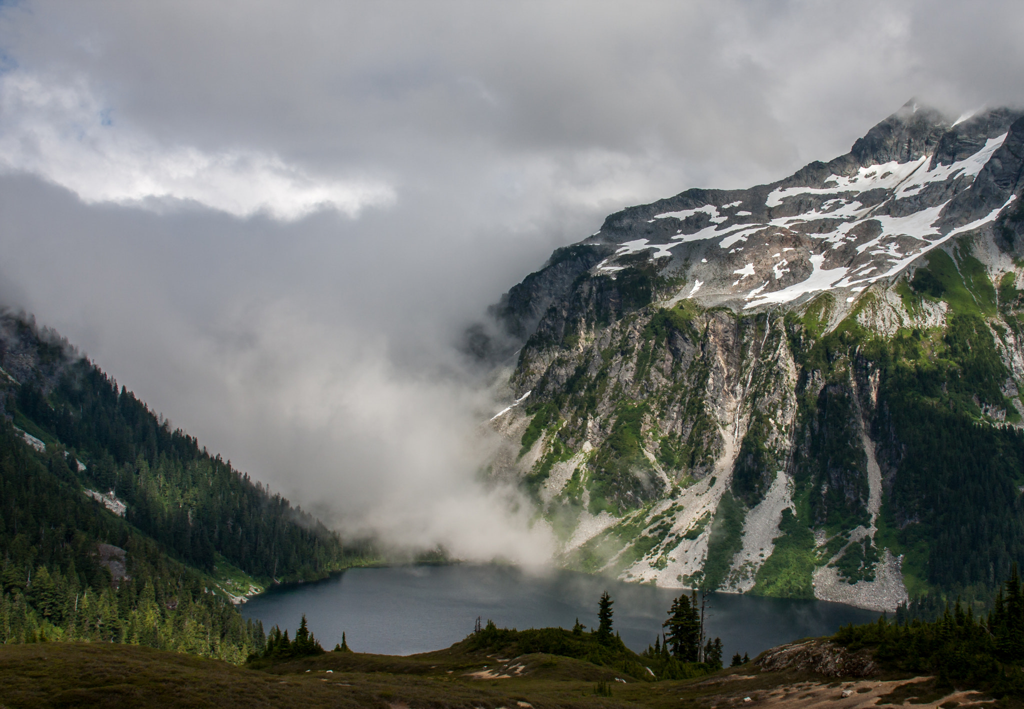 Canon EF-S 18-200mm F3.5-5.6 IS sample photo. Clouds spilling onto mamquam lake photography