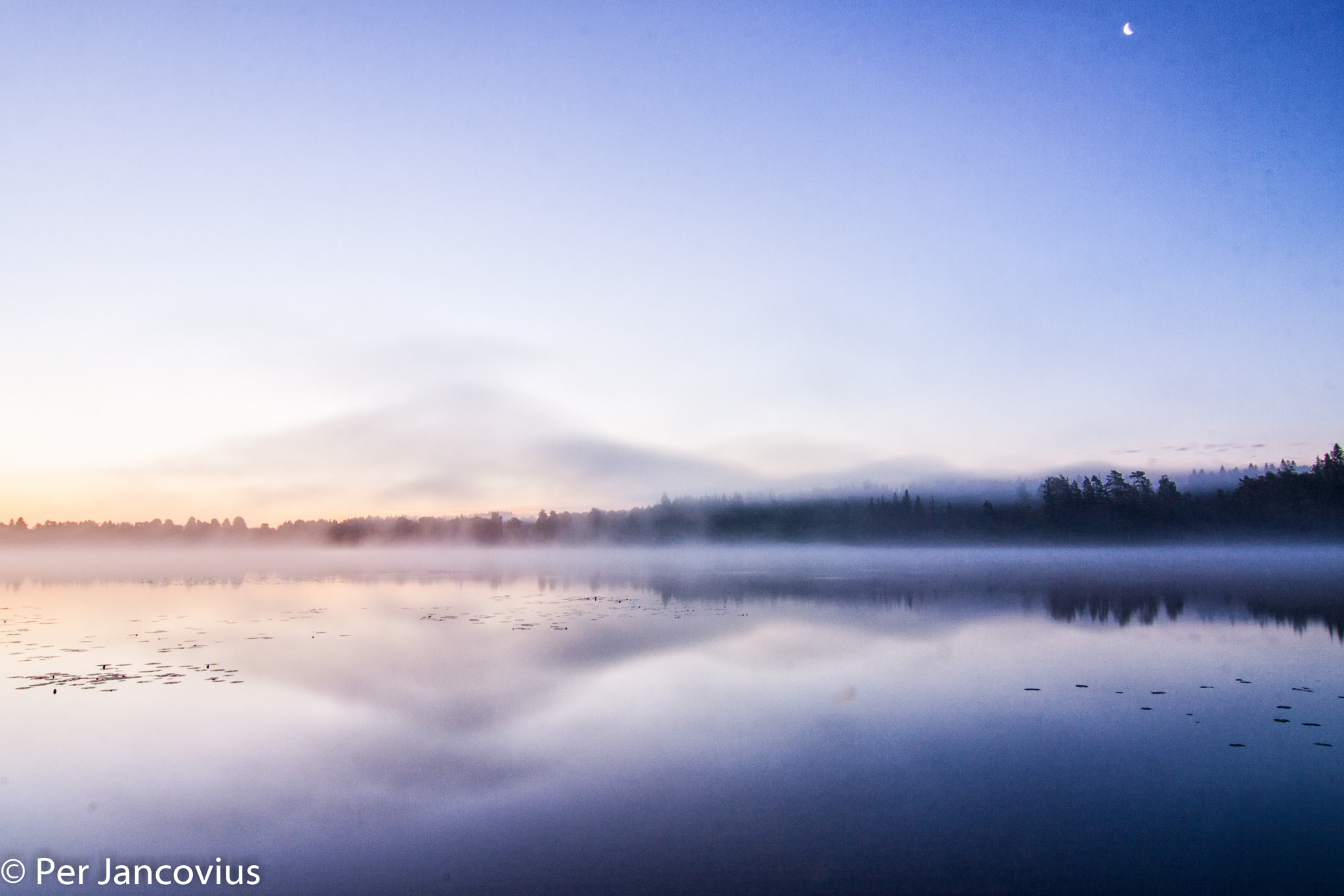 Tokina AT-X Pro 12-24mm F4 (IF) DX sample photo. Blue hour photography