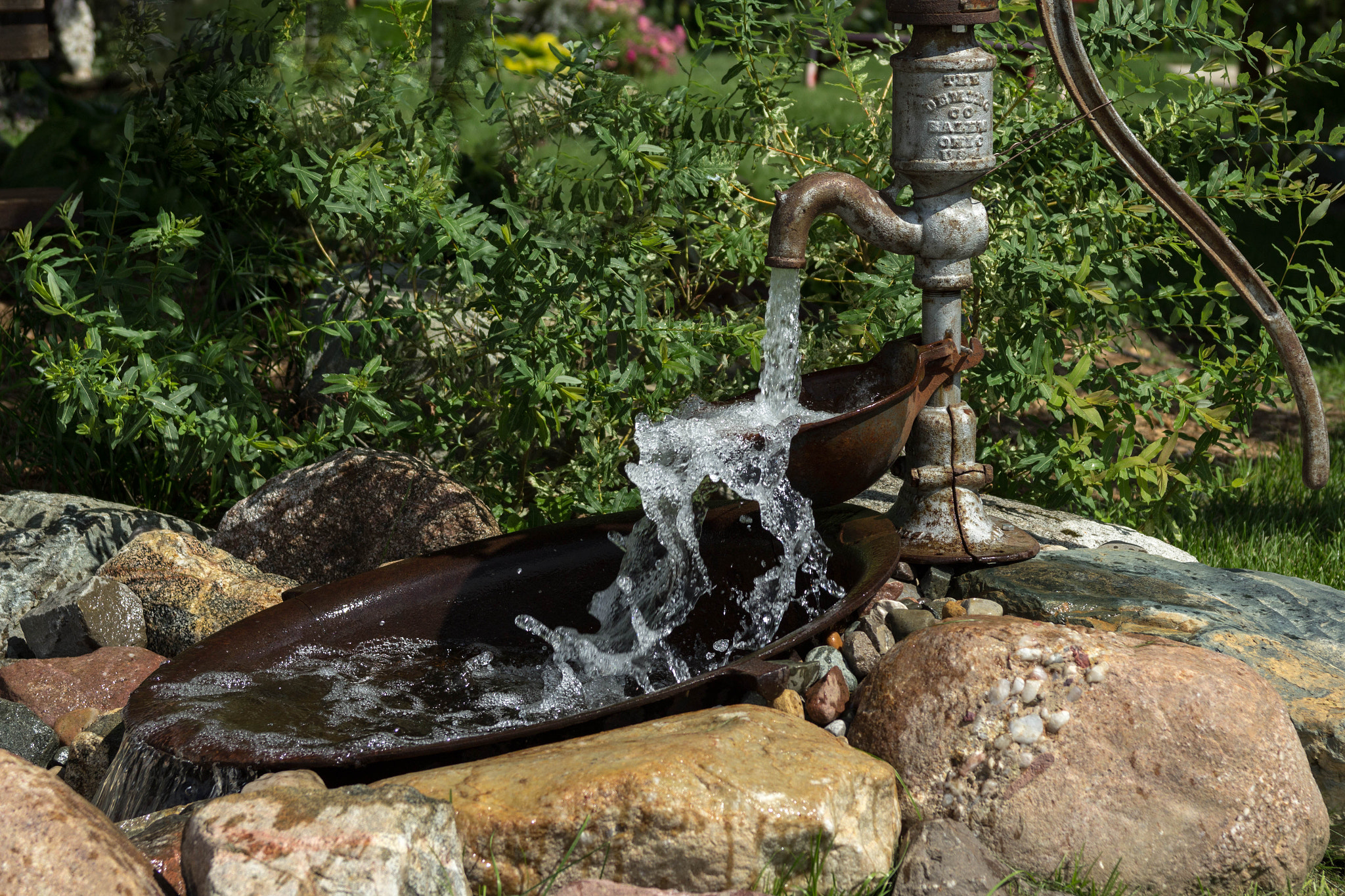 Canon EF 28-135mm F3.5-5.6 IS USM sample photo. Water pump photography