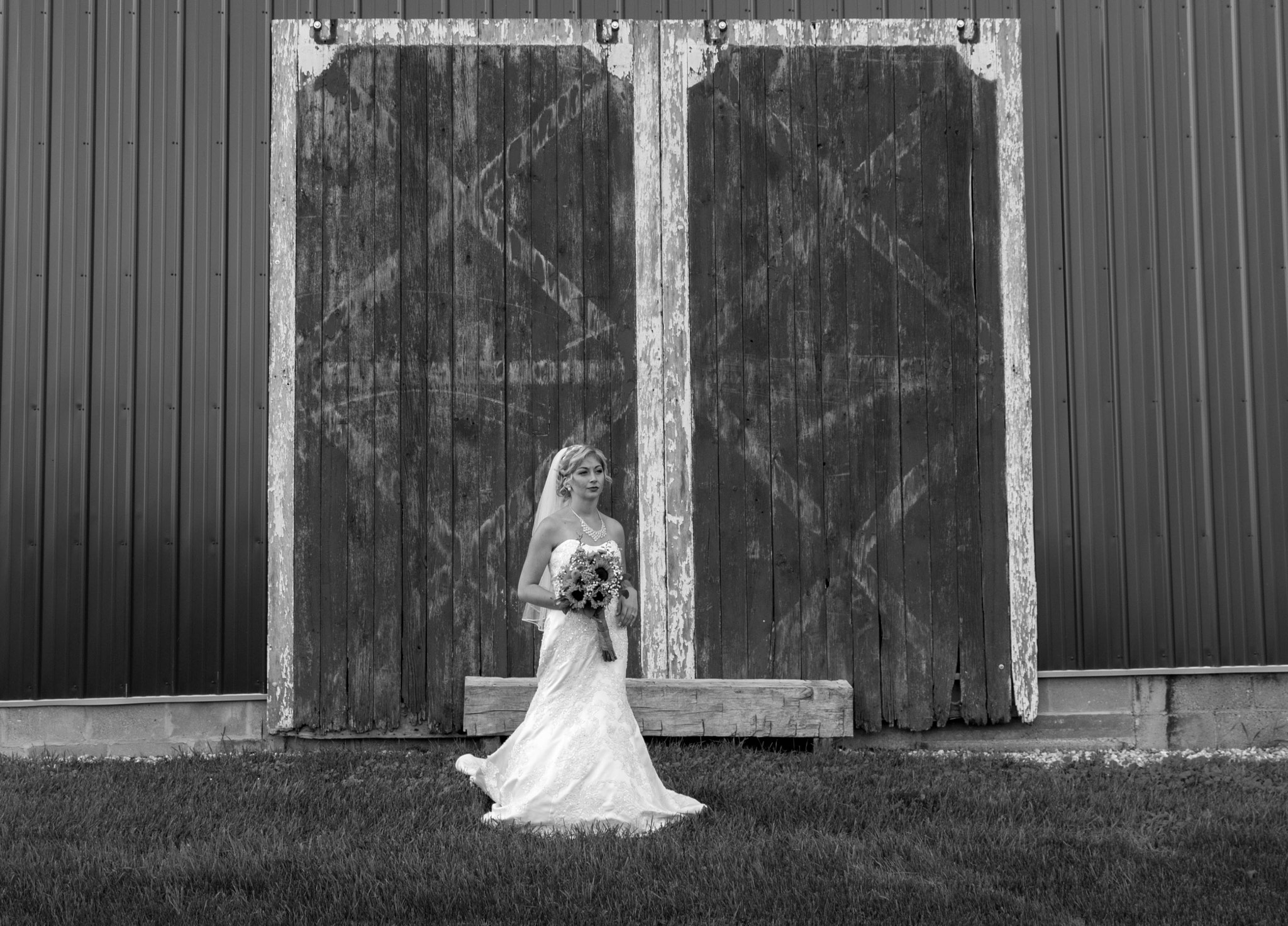 Canon EF 28-135mm F3.5-5.6 IS USM sample photo. Bride in waiting photography
